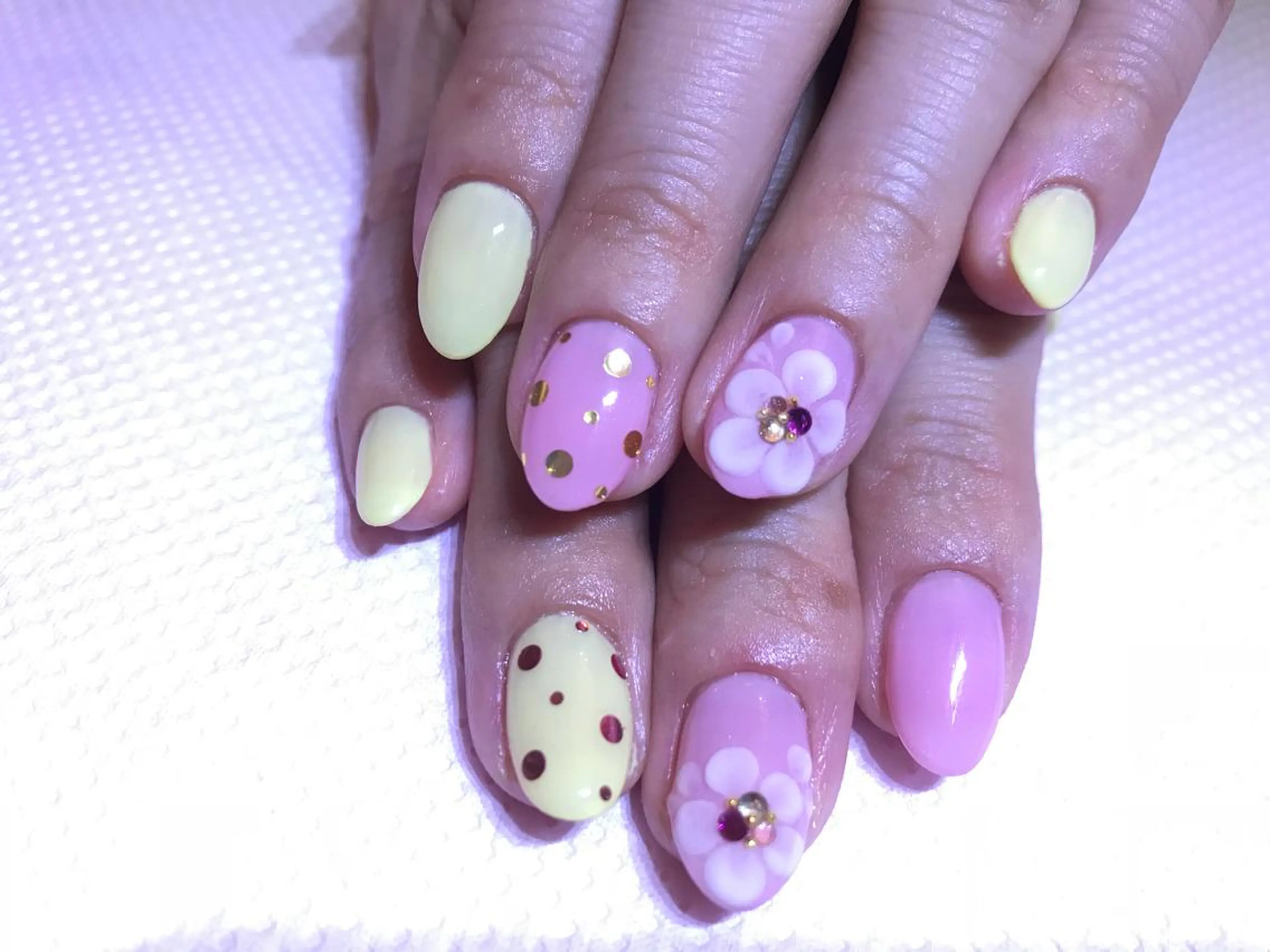 ネイル 髙城 亜紀のネイルデザイン