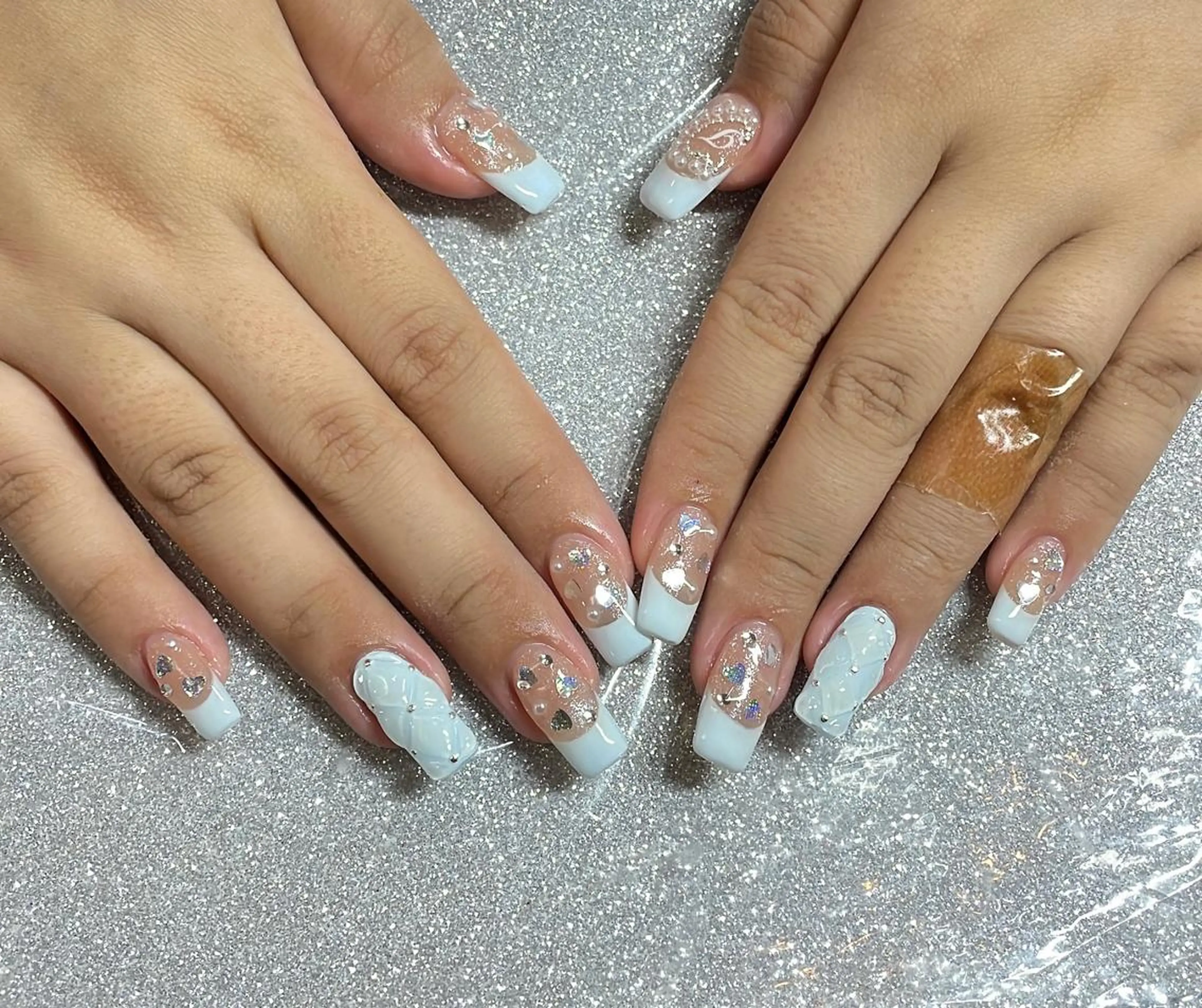 ネイル ハンドネイル VIERU 🌈🎀💖のネイルデザイン