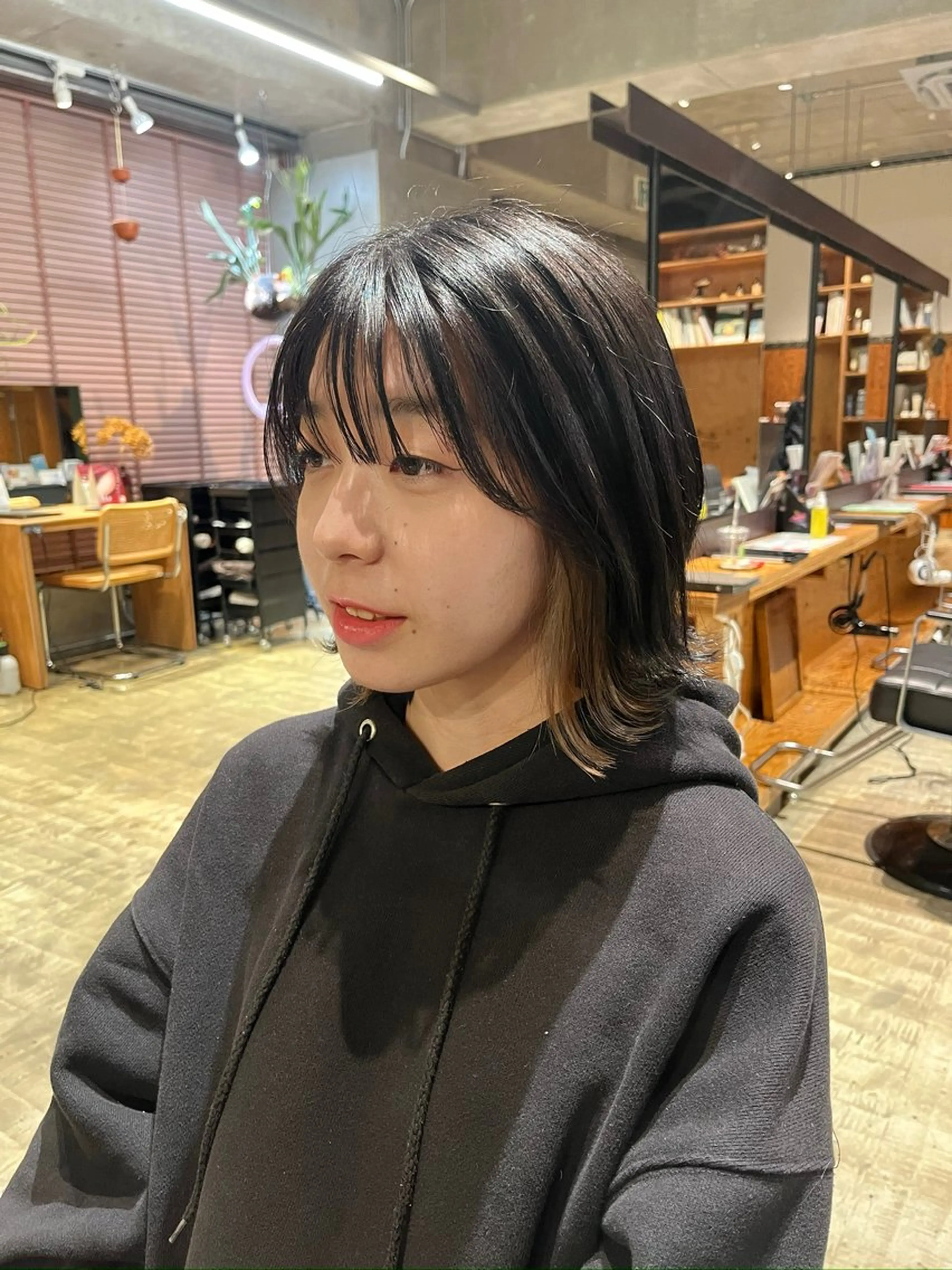 ショート ヘアカラー tre by soi所属・渡辺 彩乃のヘアスタイル