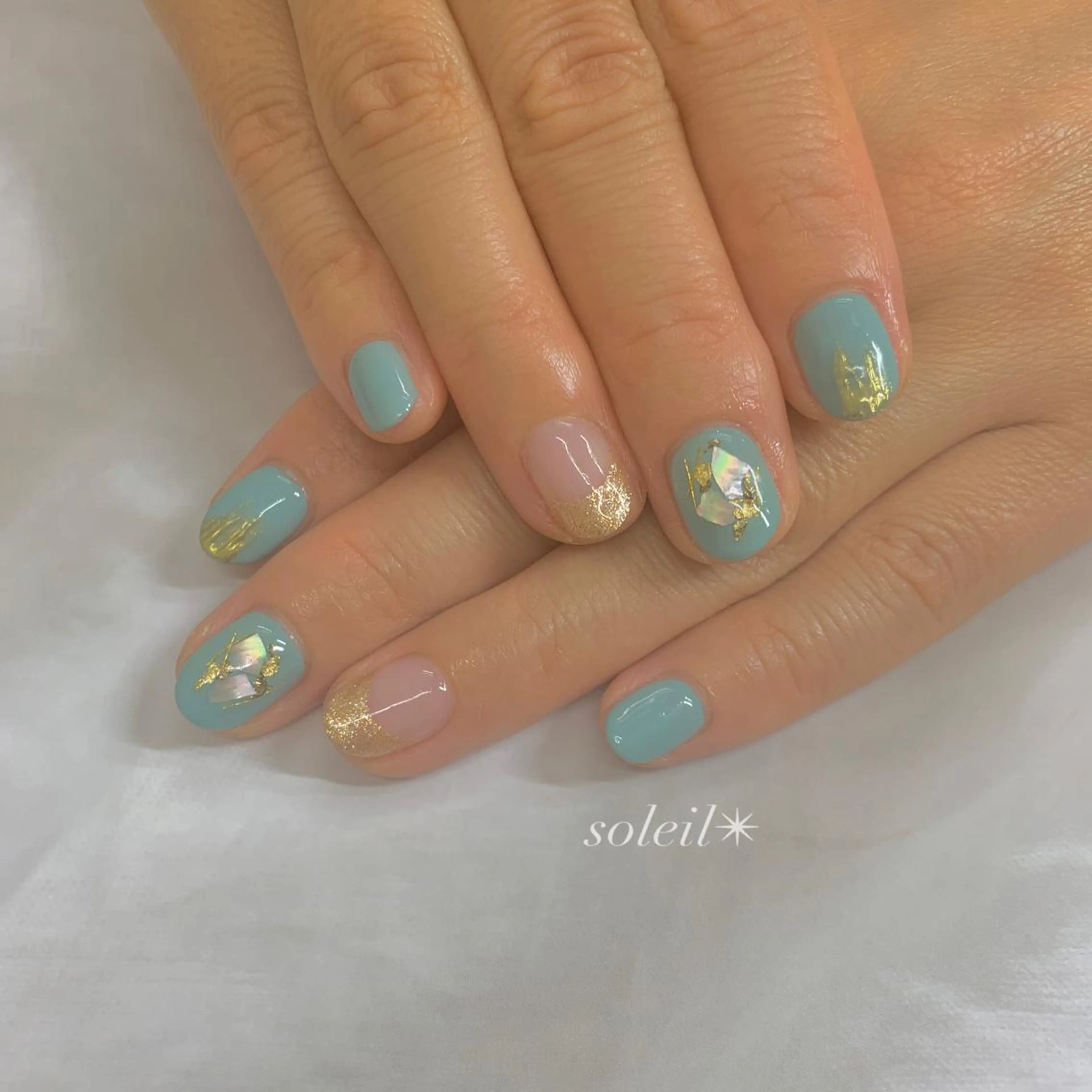 ネイル ニュアンスネイル 粟津 美紀のネイルデザイン