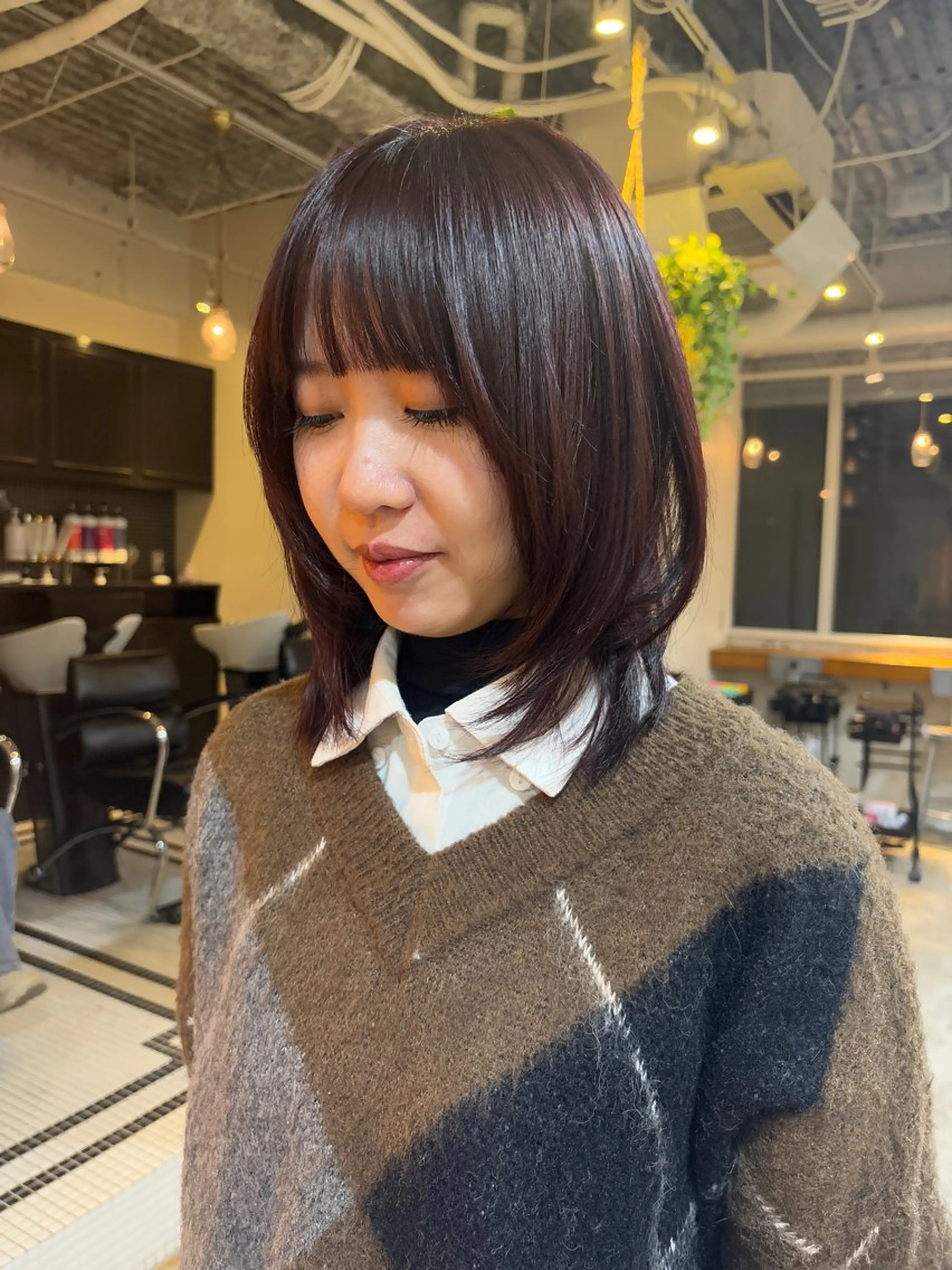 ミディアム カラー カット ヘアカラー トリートメント RIN／韓国ヘア レイヤーカットのヘアスタイル