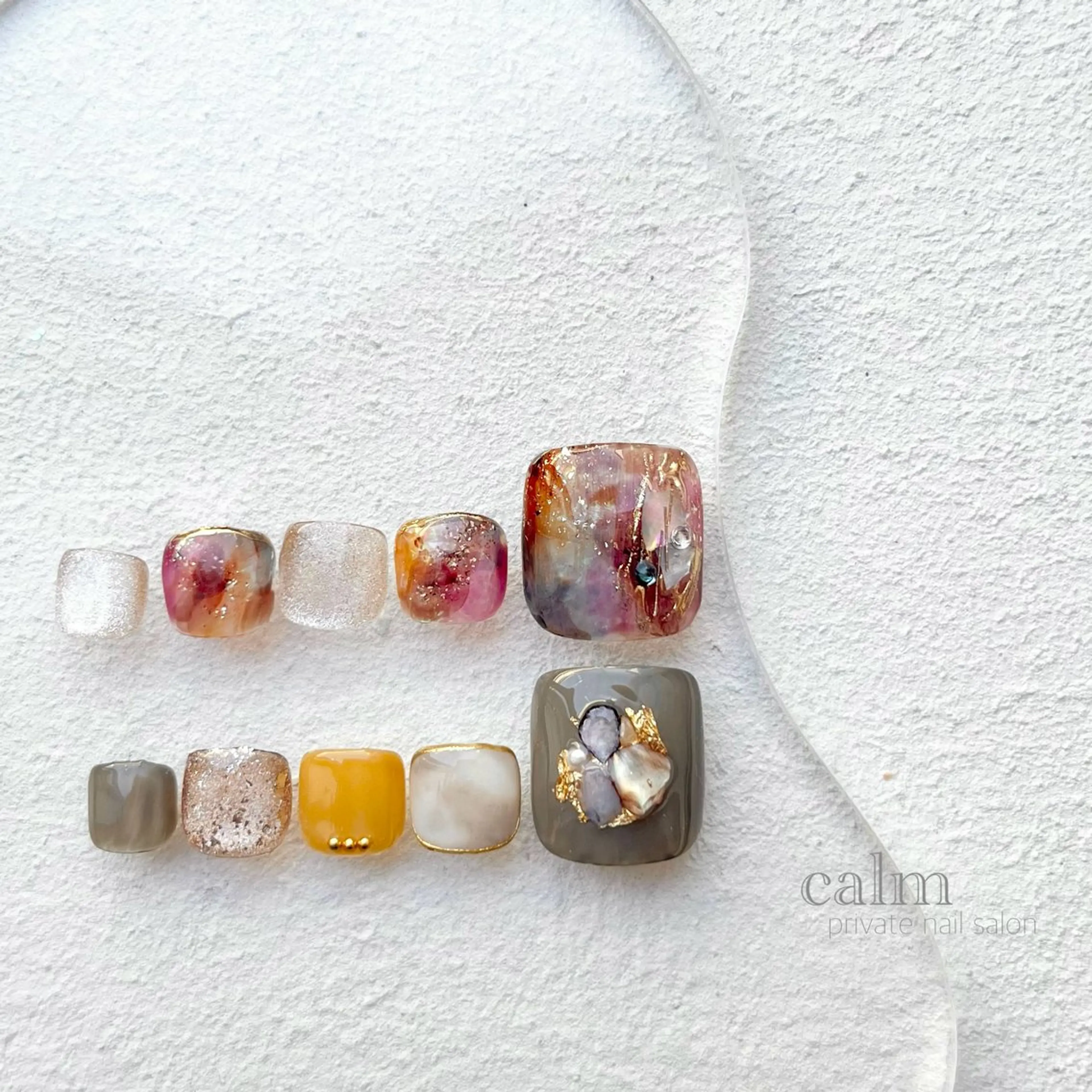 ネイル フットネイル calm 〔ｶｰﾑ〕のネイルデザイン