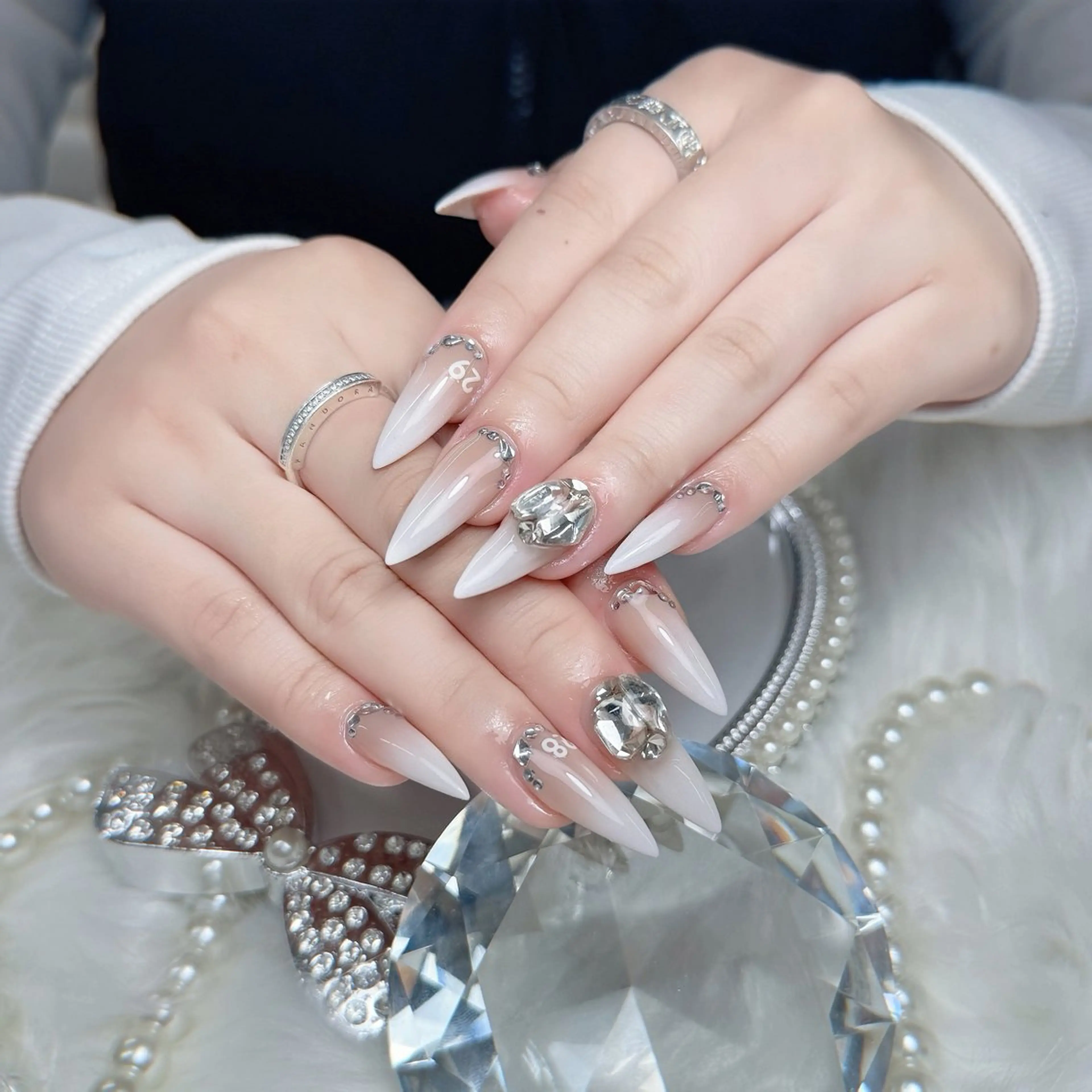 ネイル ハンドネイル ハンドケア Nova Nail Nambaのネイルデザイン