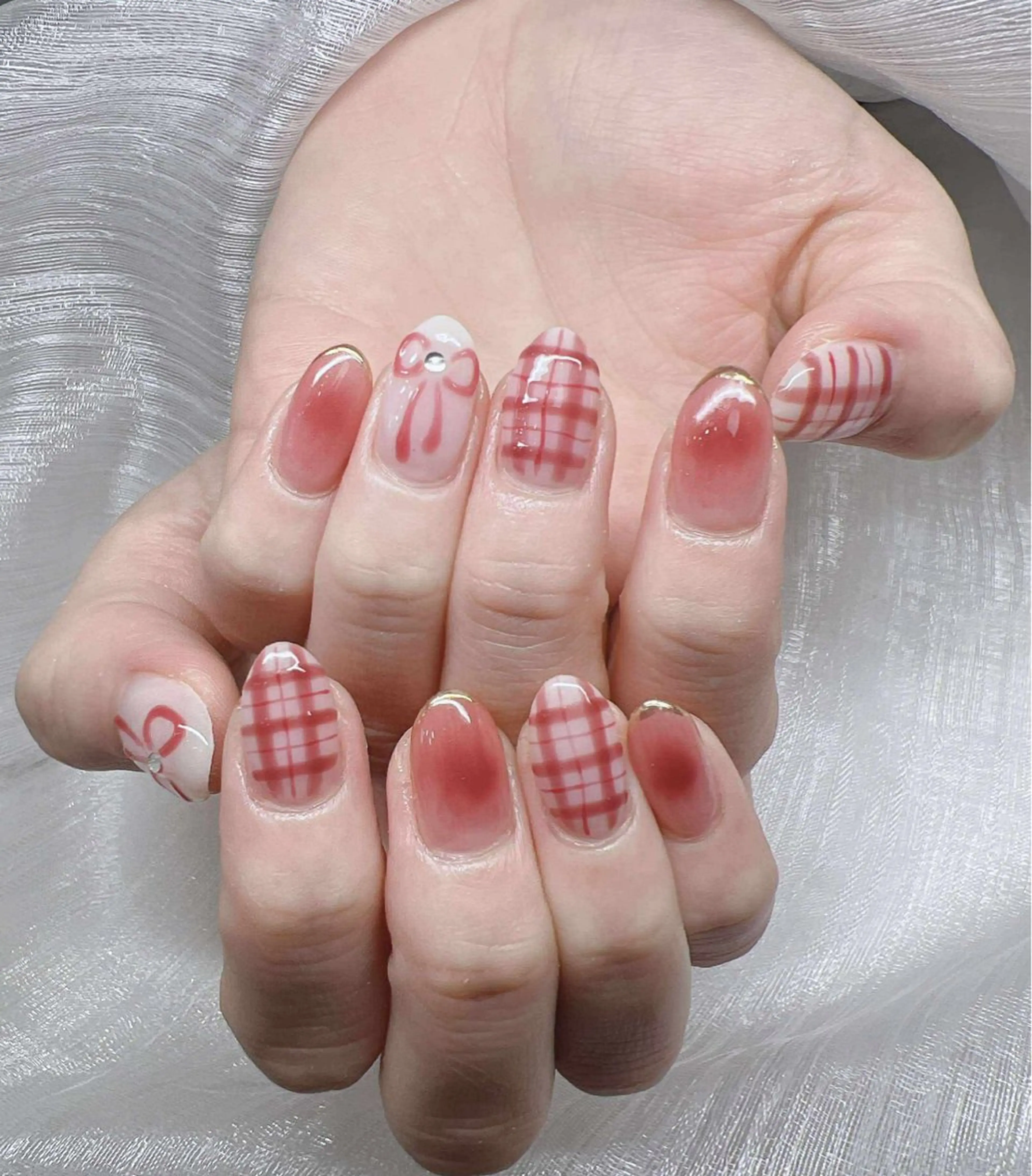 ネイル 長さ出し グラデーション 卒業式 キラキラネイル マグネットネイル ハンドネイル Lee Nailsのネイルデザイン