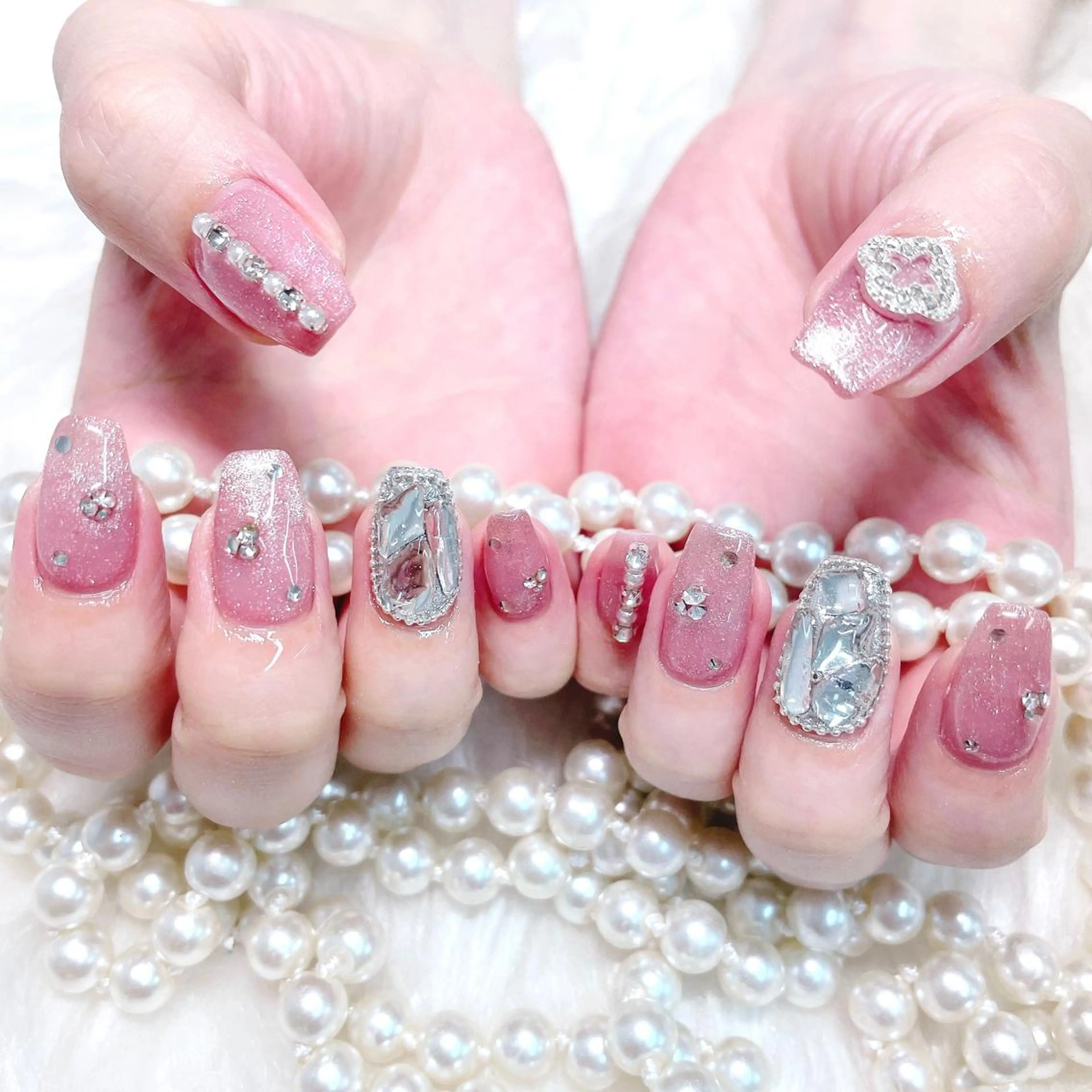 ネイル Go  Today シェアサロン 新宿Gratia店所属・杉山 栞のネイルデザイン