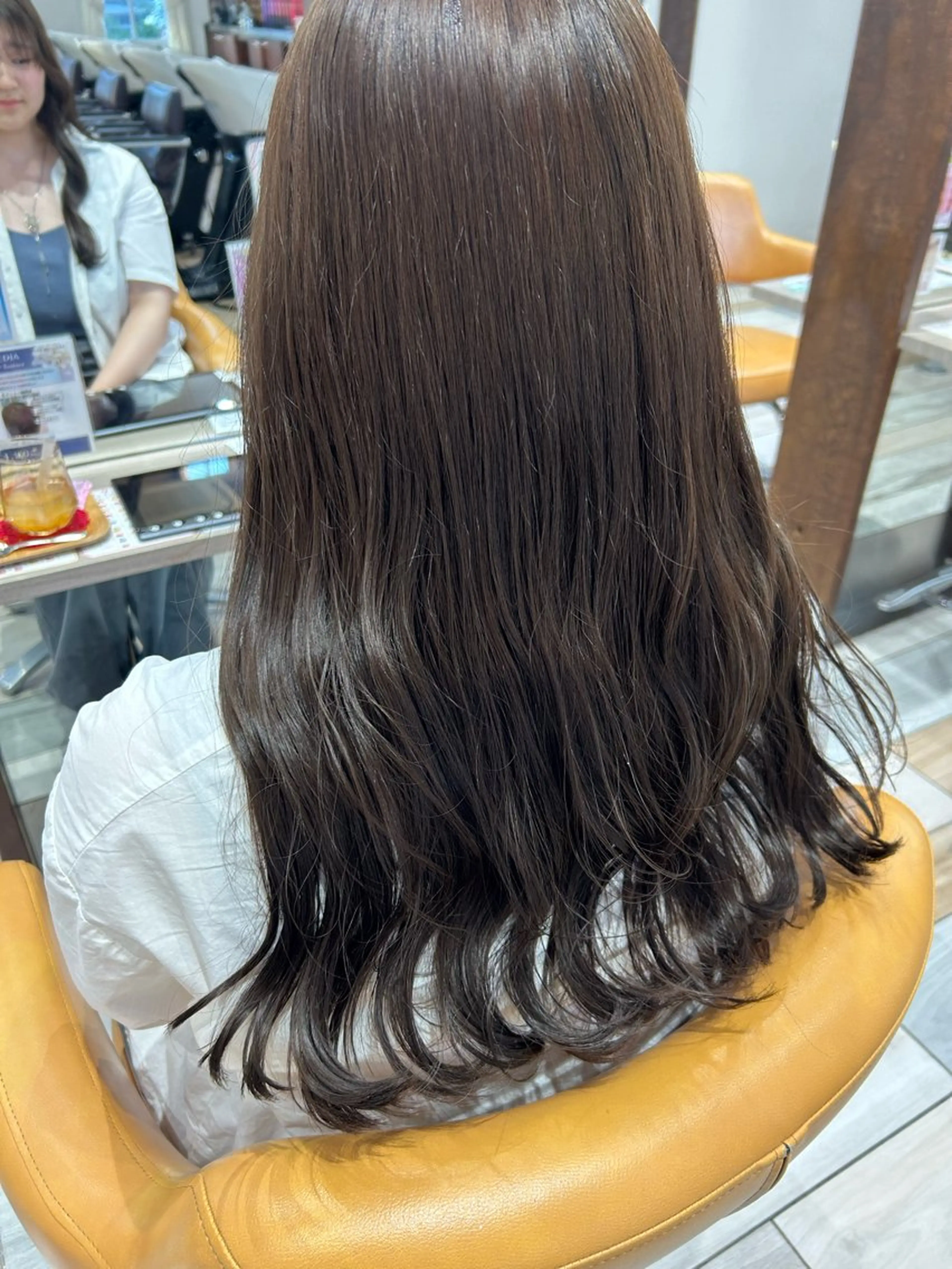 セミロング カット ヘアカラー 荒木 友那のヘアスタイル