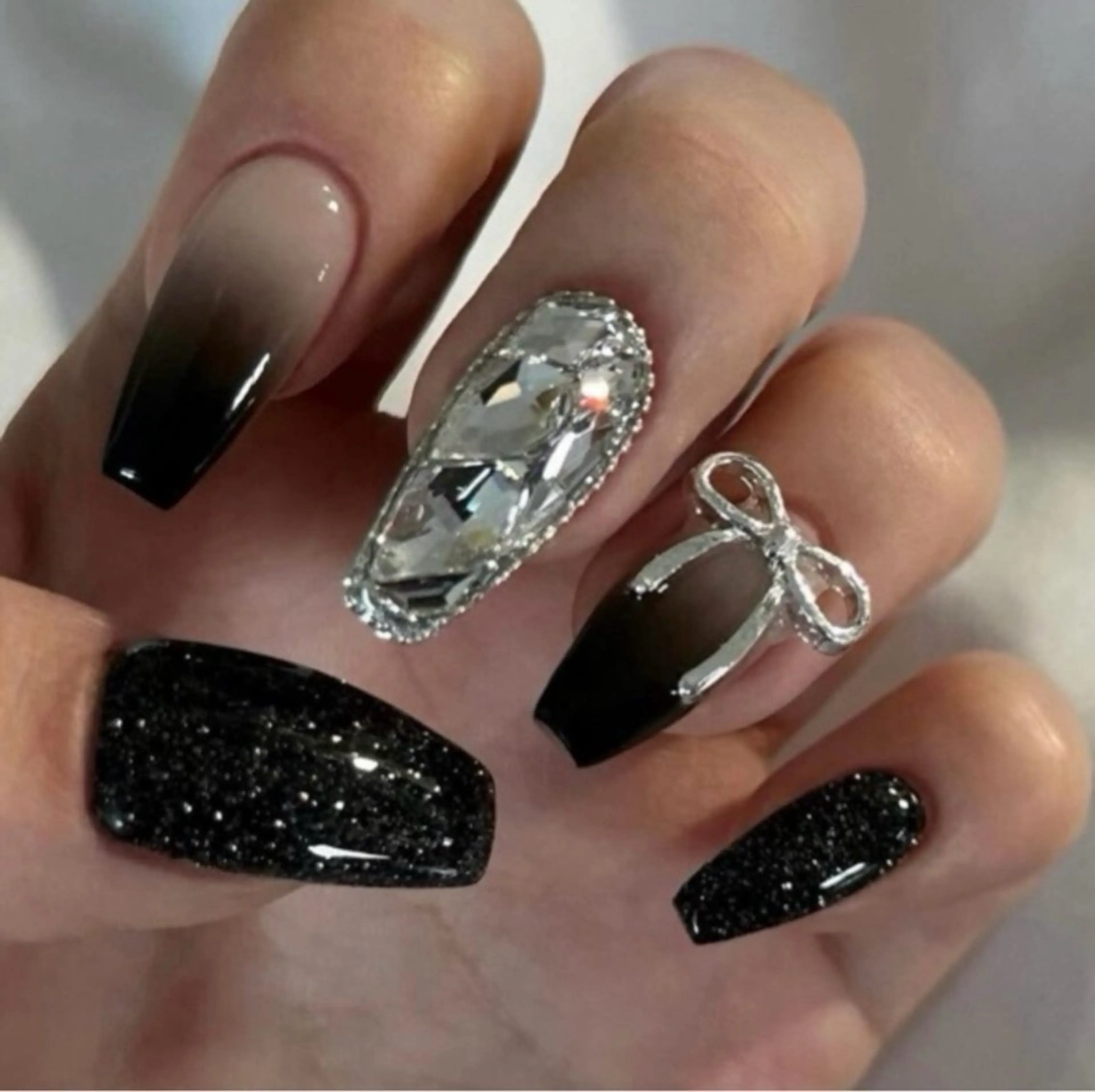 ネイル アートネイル スカルプネイル ネイルチップ ハンドネイル ハンドケア Anh Nail 歌舞伎町のネイルデザイン