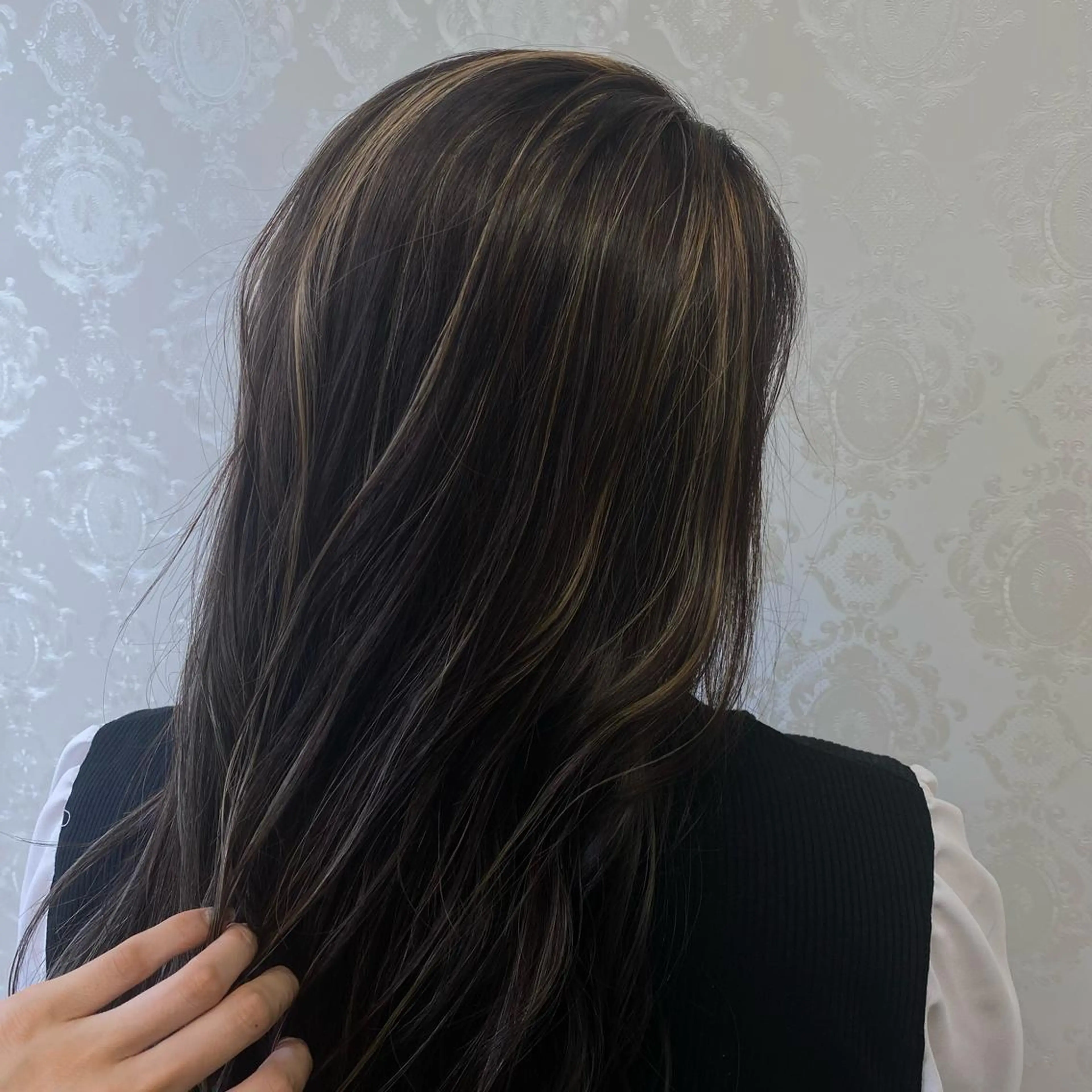 セミロング アッシュ ハイライト カット ヘアカラー トリートメント ココロ☀️ CLUTCH天王寺店のヘアスタイル