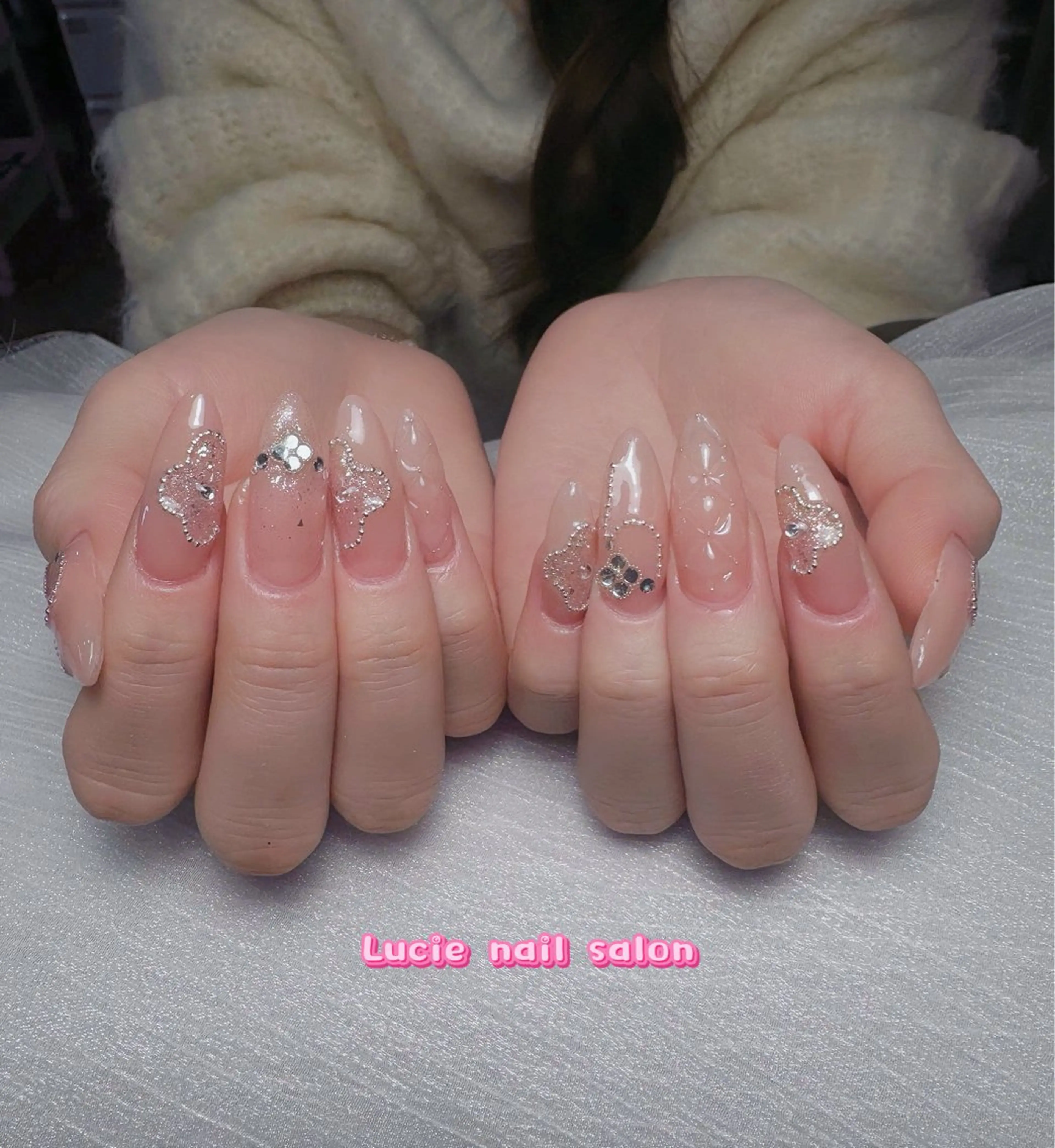 ネイル ボルドー チークネイル 成人式 フレンチネイル キラキラネイル ハンドネイル LUCIE NAIL SALON所属・LU CIEのネイルデザイン