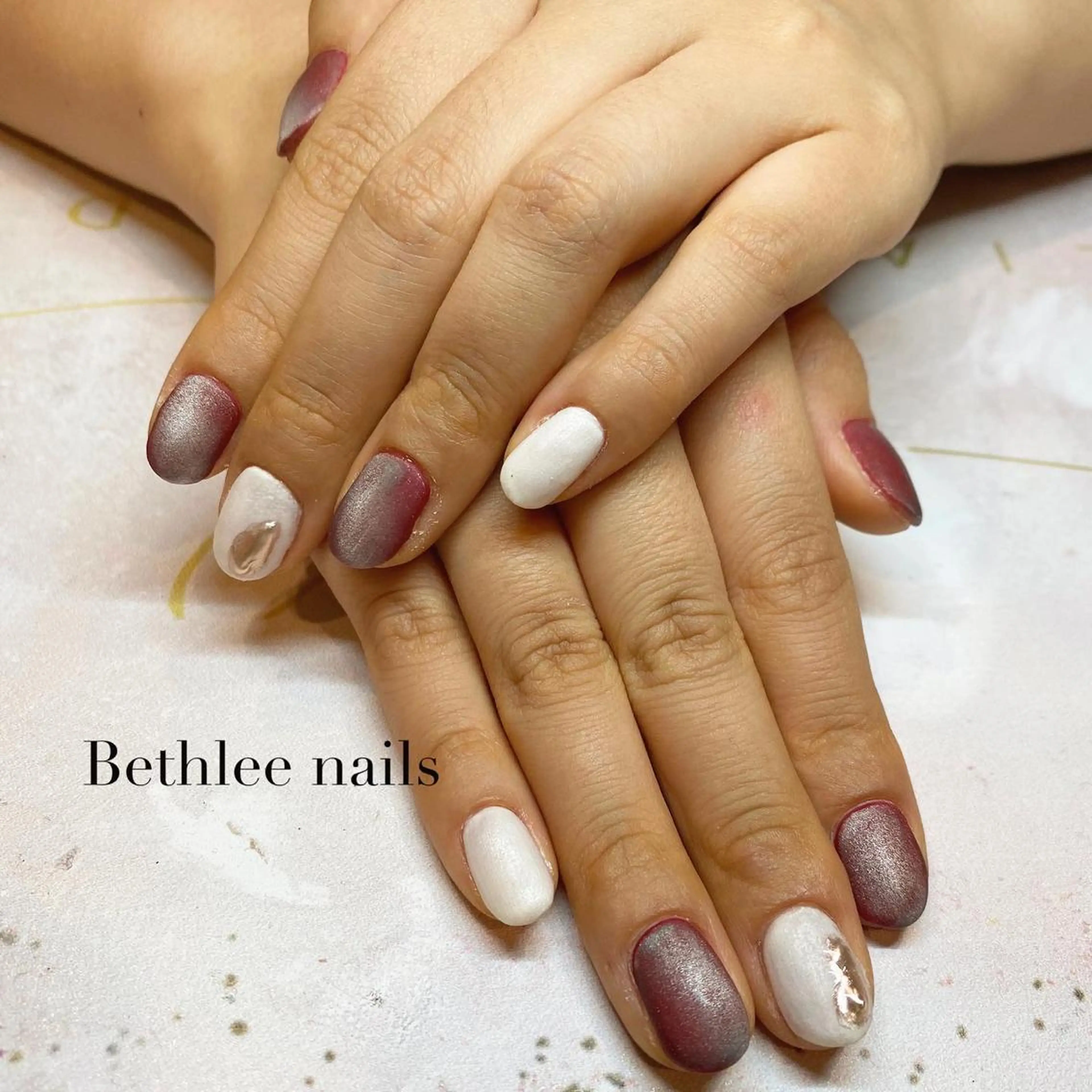 ネイル マットネイル 冬ネイル クリスマス ハンドネイル Bethlee nailsのネイルデザイン