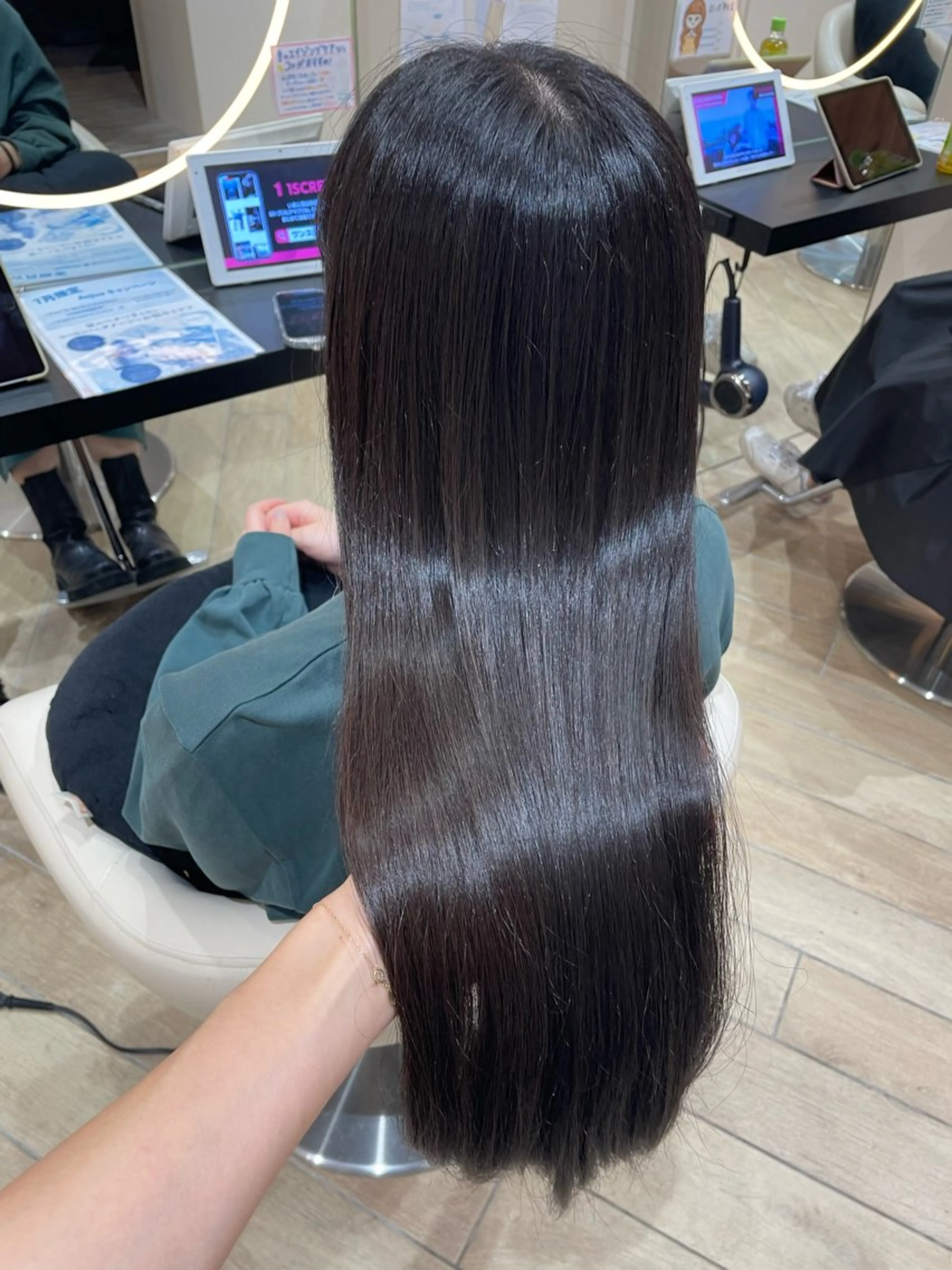 ロング カラー ヘアカラー トリートメント 艶髪/ハイトーン ️🫧rino🫧のヘアスタイル