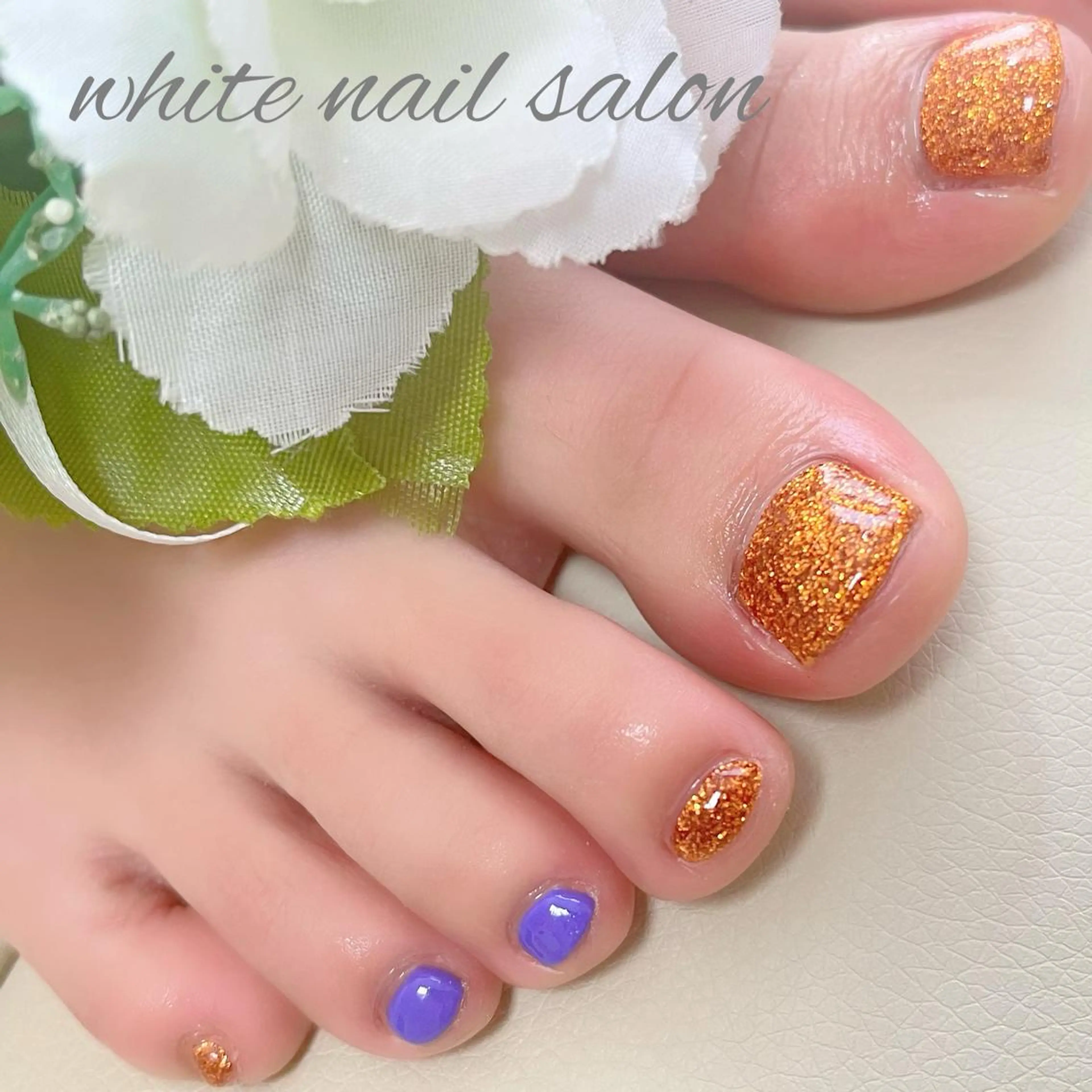 ネイル フットネイル ジェルネイル ハードジェル ラメ(グリッター) 持ち込み フットネイル white nail salonのネイルデザイン