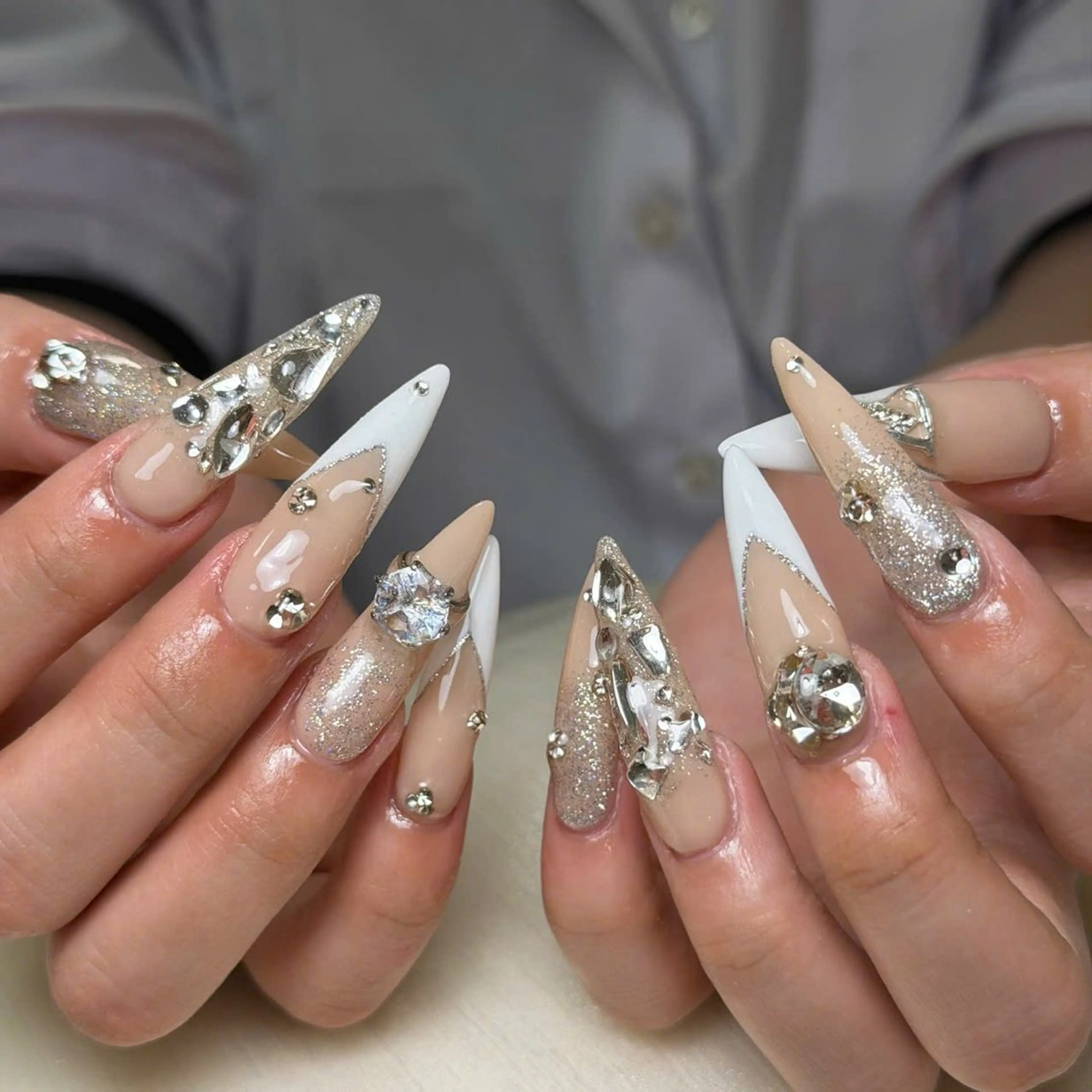 ネイル オーロラネイル 長さ出し フラッシュネイル フレンチネイル ジェルネイル Michi_Nails_Salon所属・Michi Nail Staffのネイルデザイン