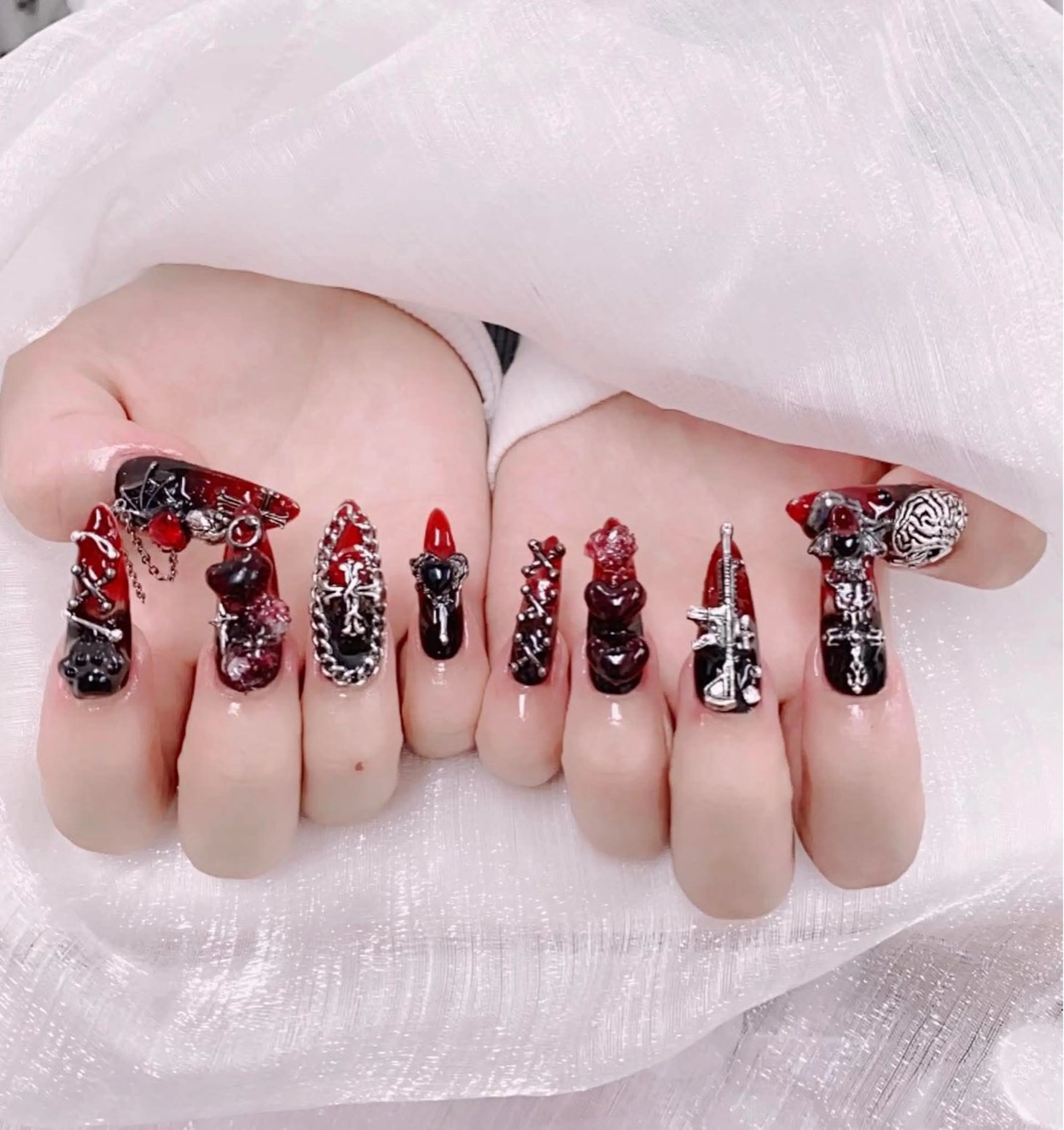 ネイル フレンチネイル ジェルネイル ガラスフレンチ ハロウィン ハート ハンドネイル H.baby Nail Salonのネイルデザイン