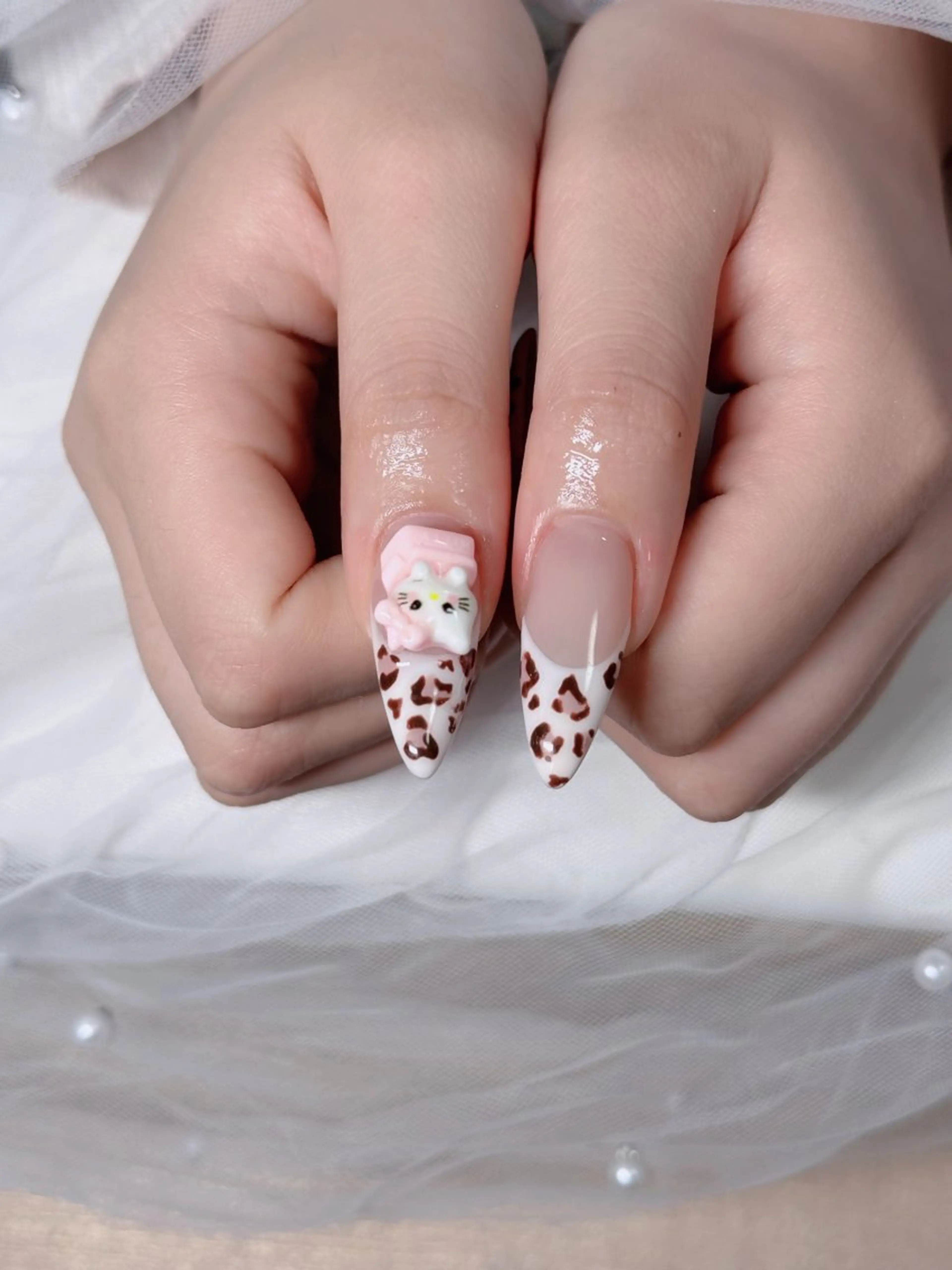 ネイル オーロラネイル フレンチネイル ジェルネイル ハロウィン キラキラネイル H.baby Nail Salonのネイルデザイン