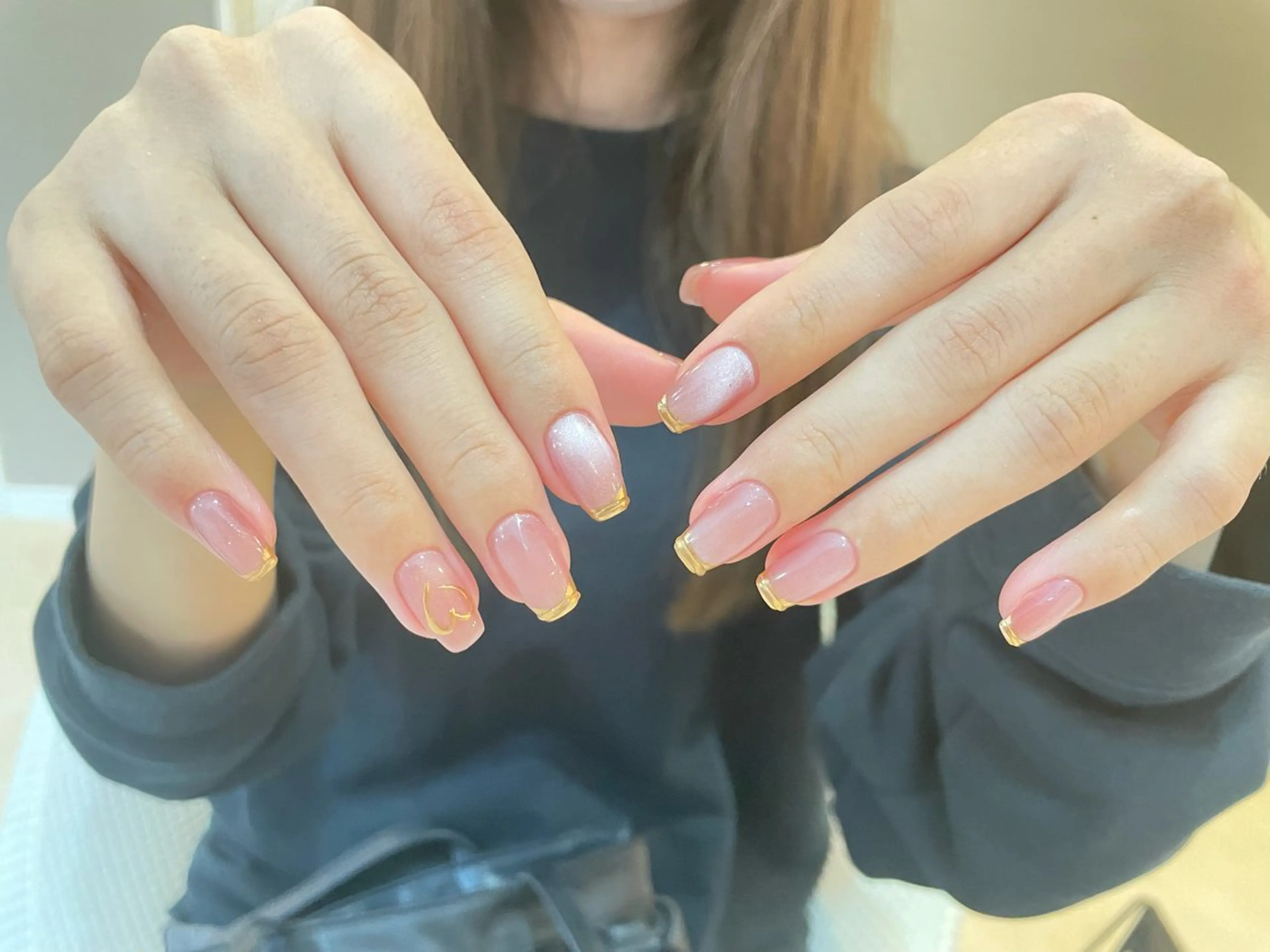 ネイル オーロラネイル チークネイル フレンチネイル ガラスフレンチ グラデーション H&B 楊のネイルデザイン