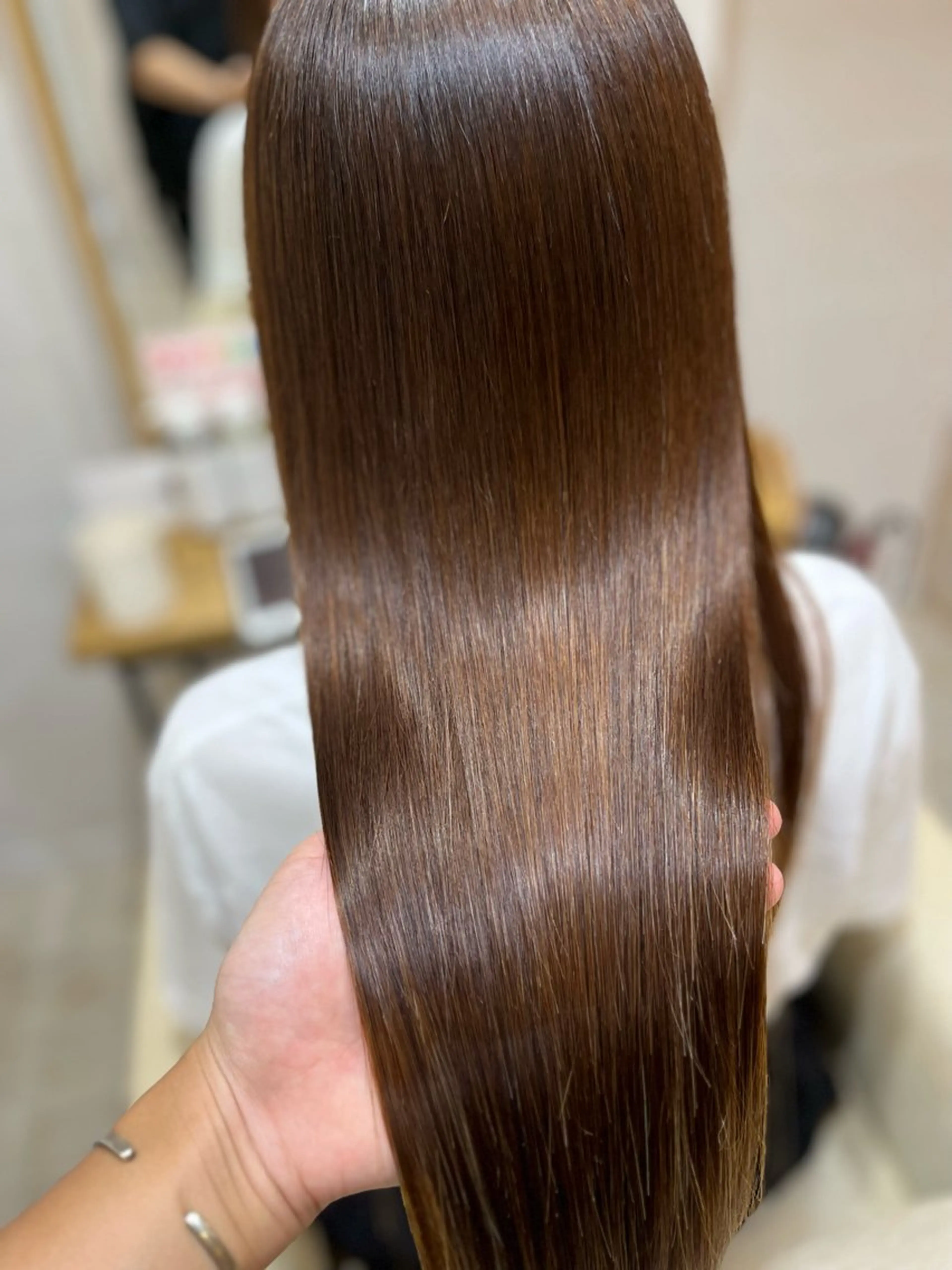 【酸熱トリートメントストレート】＋髪質改善Tr＋似合わせカット  ￥24800の写真