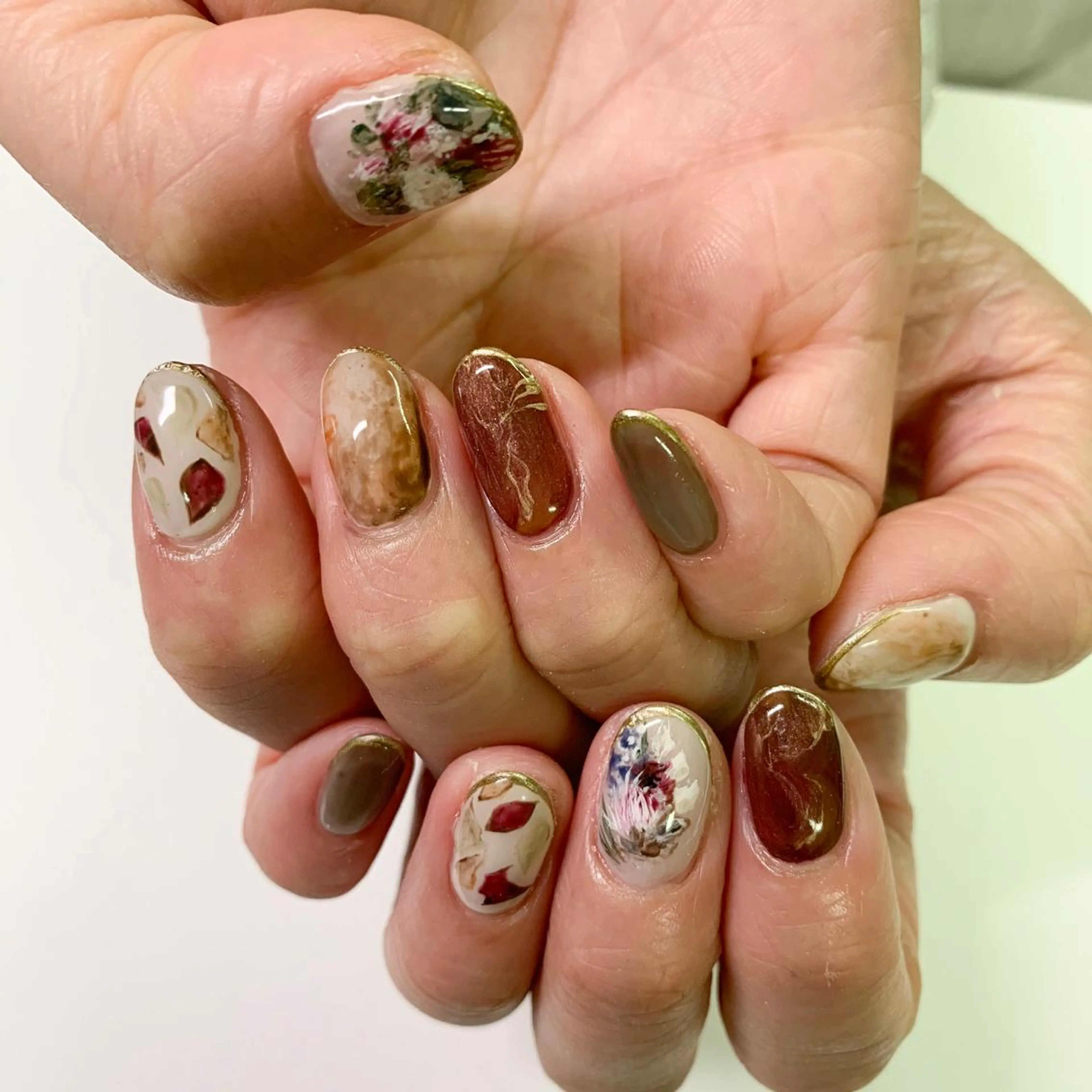 ネイル ハンドネイル FIORITURA aiのネイルデザイン