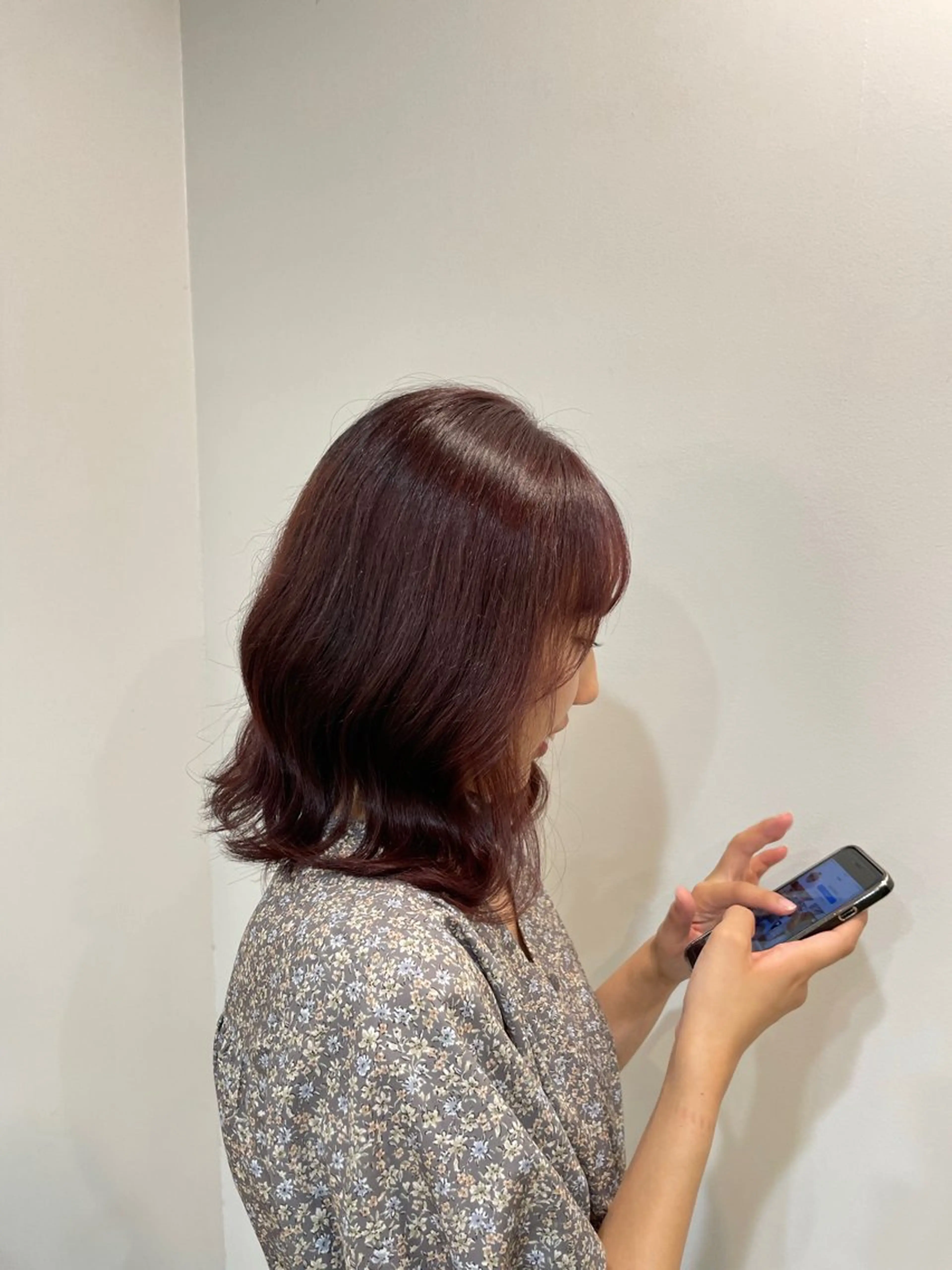 ミディアム レイヤー/抜け感カラ ーAI🫧🎀のヘアスタイル