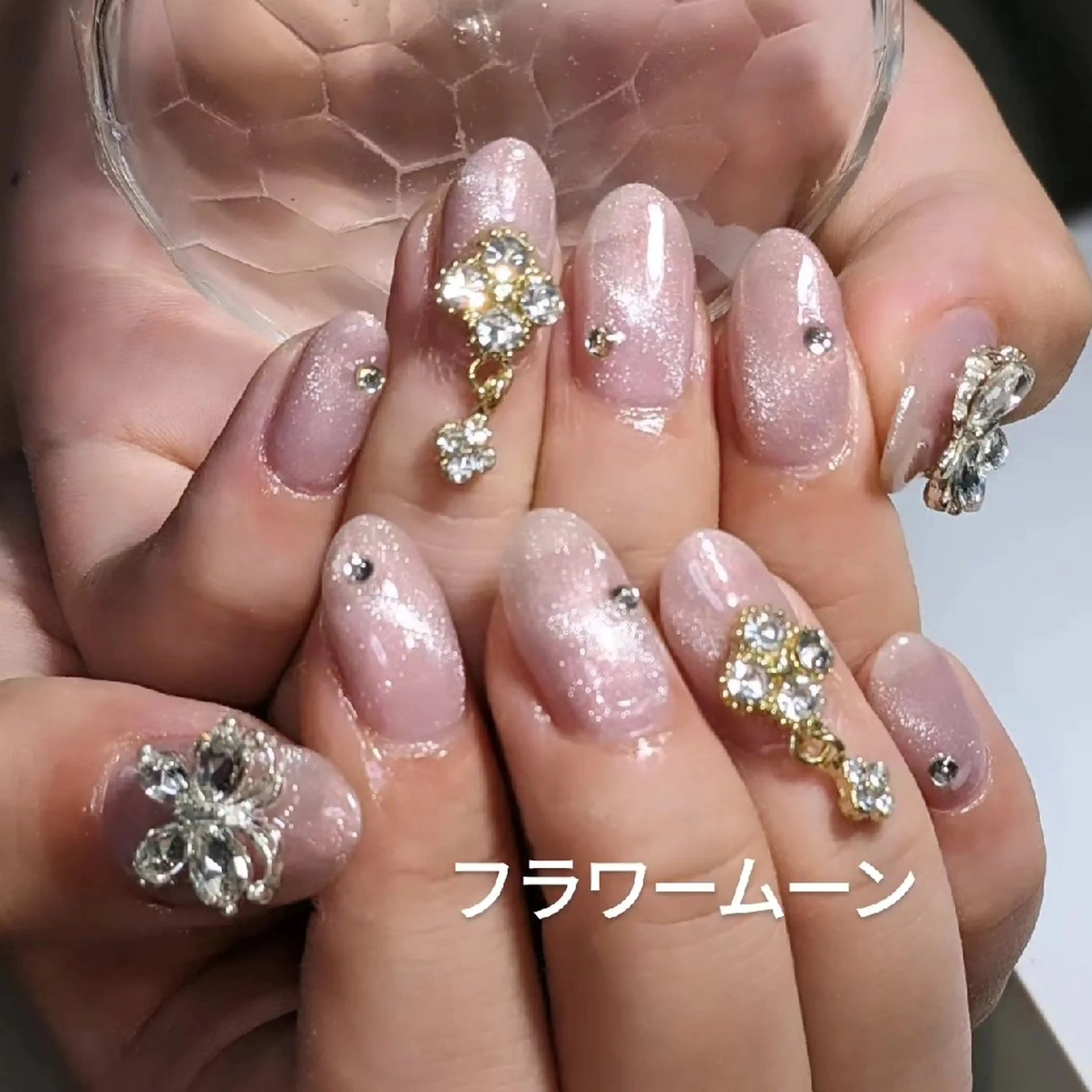 ネイル マグネットネイル フラワー ムーンのネイルデザイン