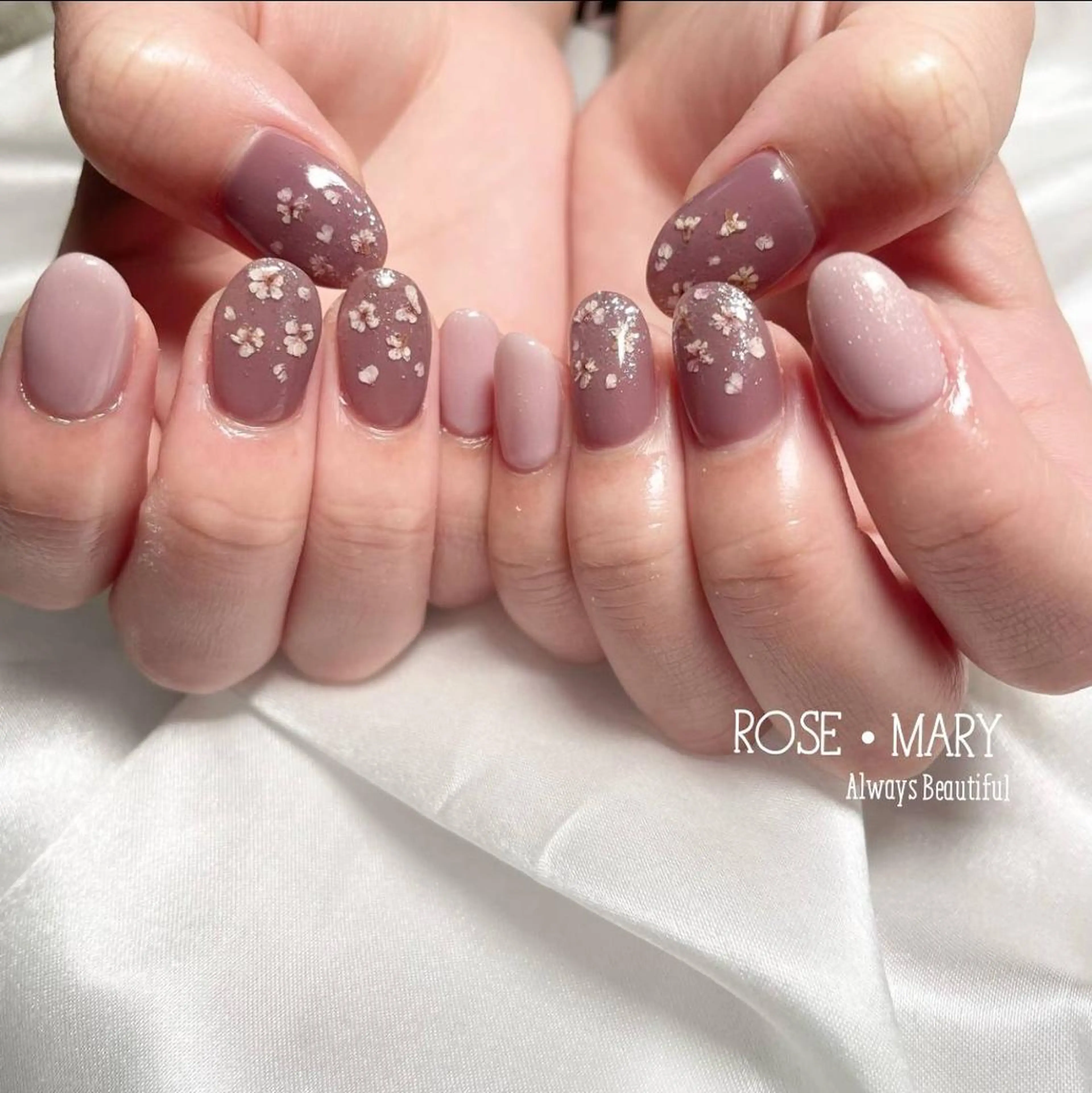 ネイル ROSE・ MARY 鈴木のネイルデザイン