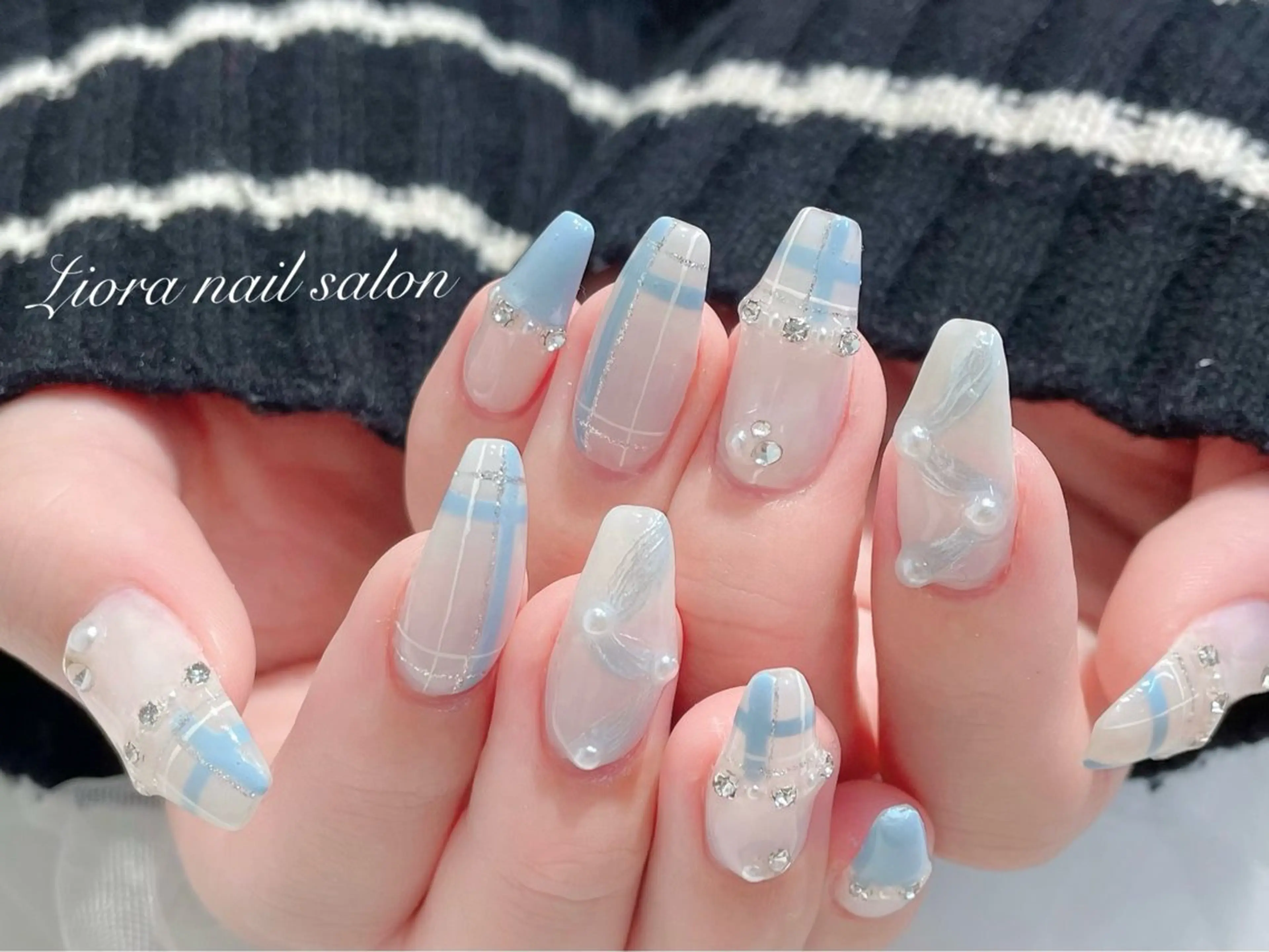 ネイル フレンチネイル ジェルネイル ガーリー グラデーション キラキラネイル ハンドネイル Liora nail 1のネイルデザイン