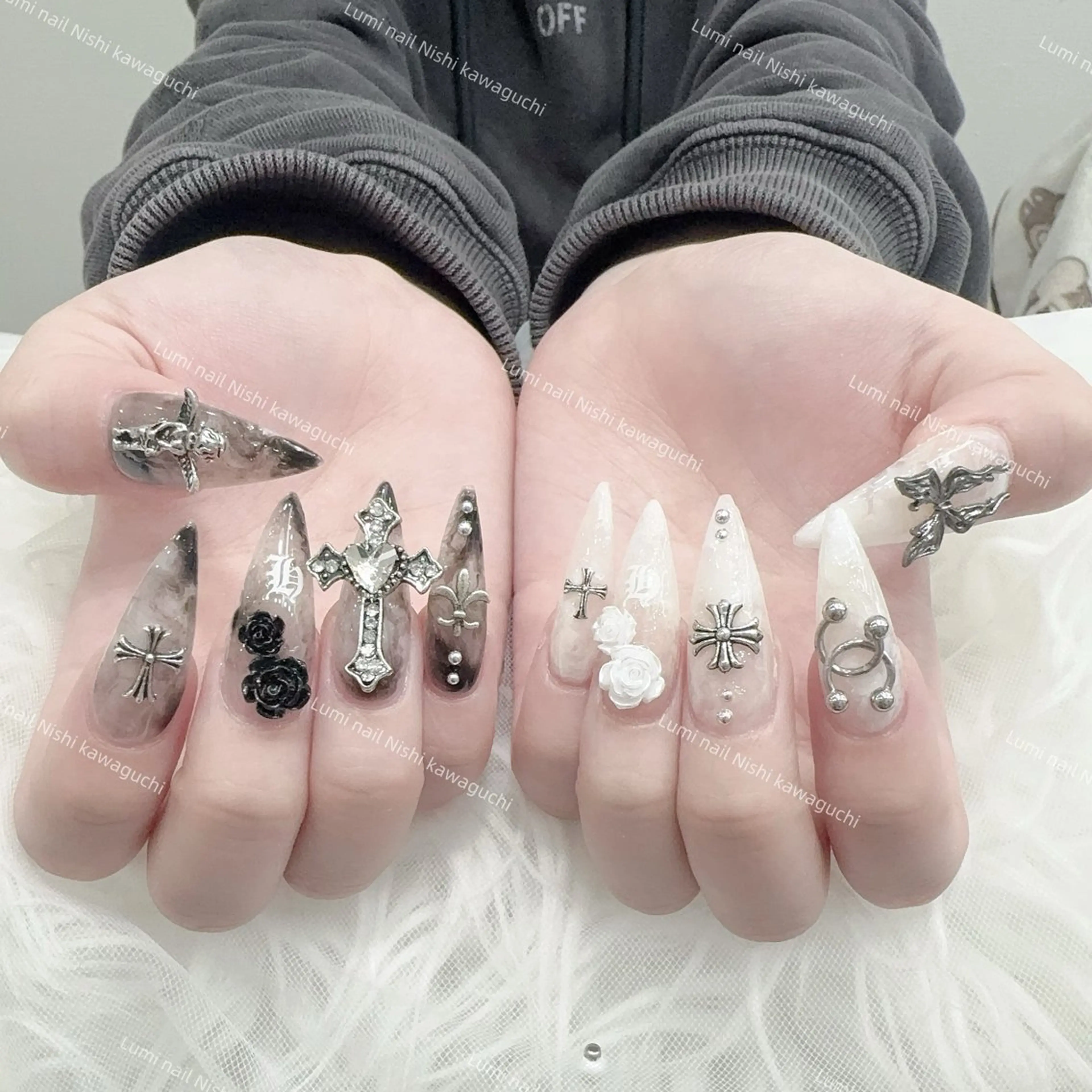 ネイル フットネイル ジェルネイル キラキラネイル オフィスネイル ピンク Lumiネイルサロン所属・Lumi Nail Salonのネイルデザイン