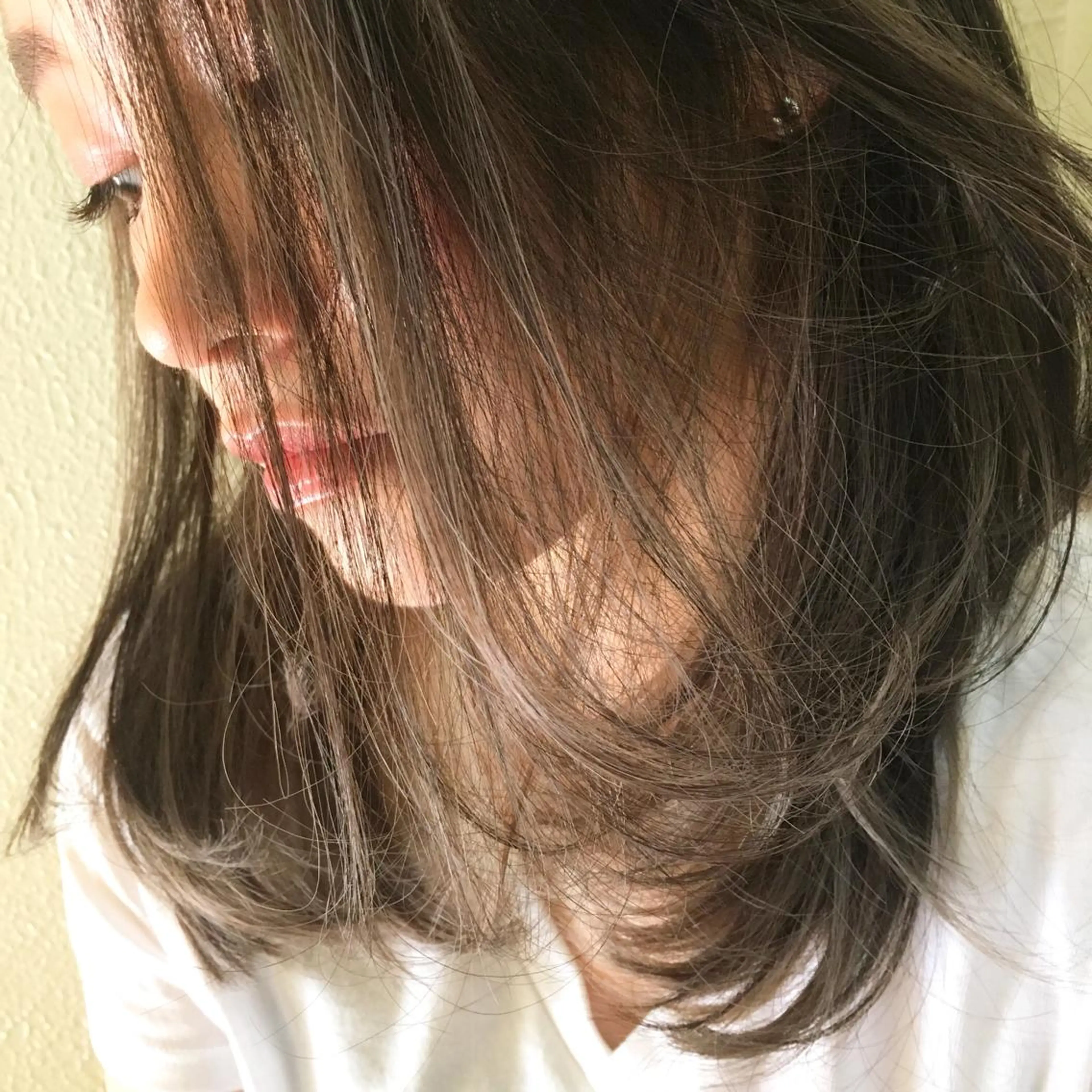 カラー 工藤 綾華のヘアスタイル