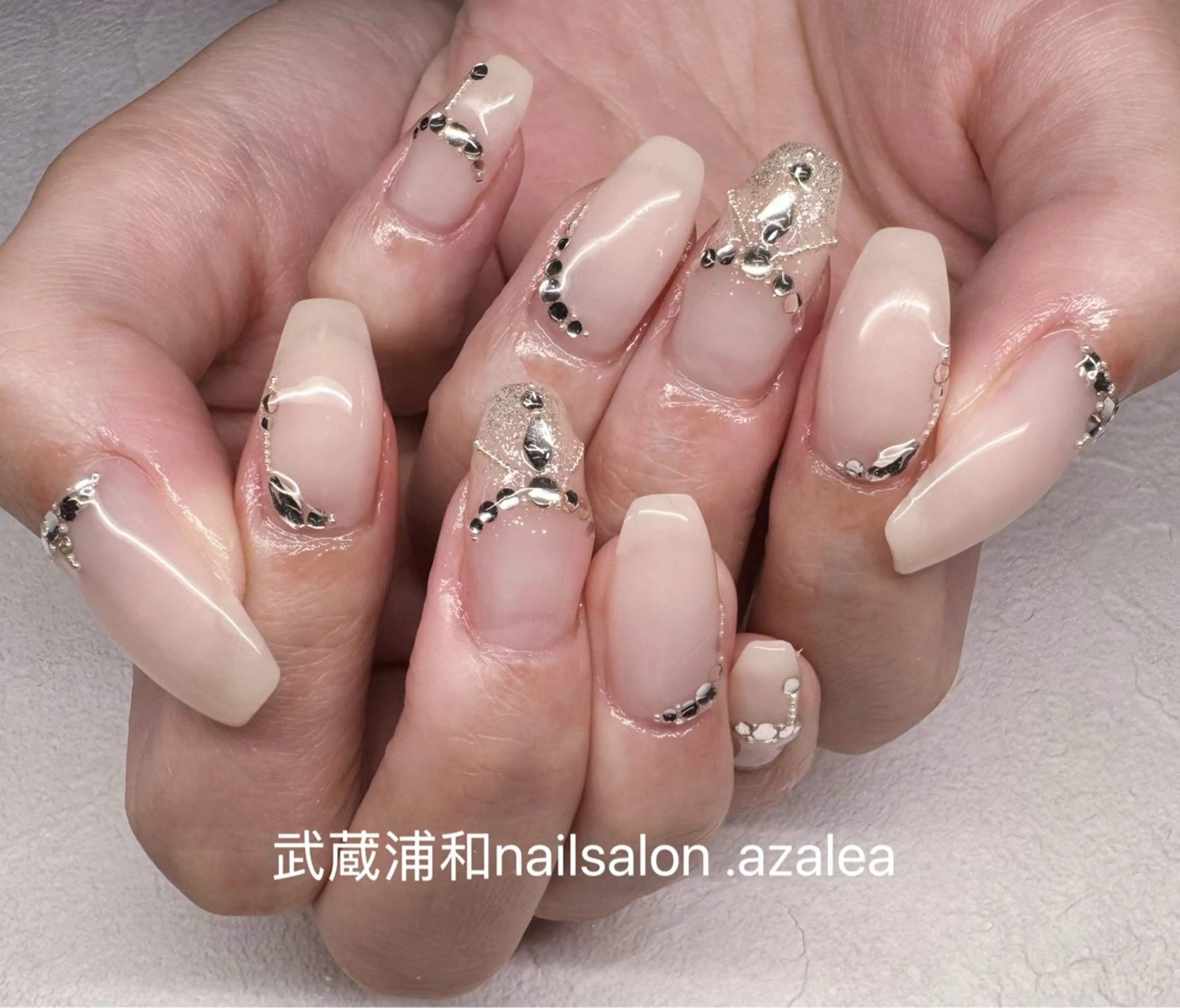 ネイル ハンドネイル R inのネイルデザイン