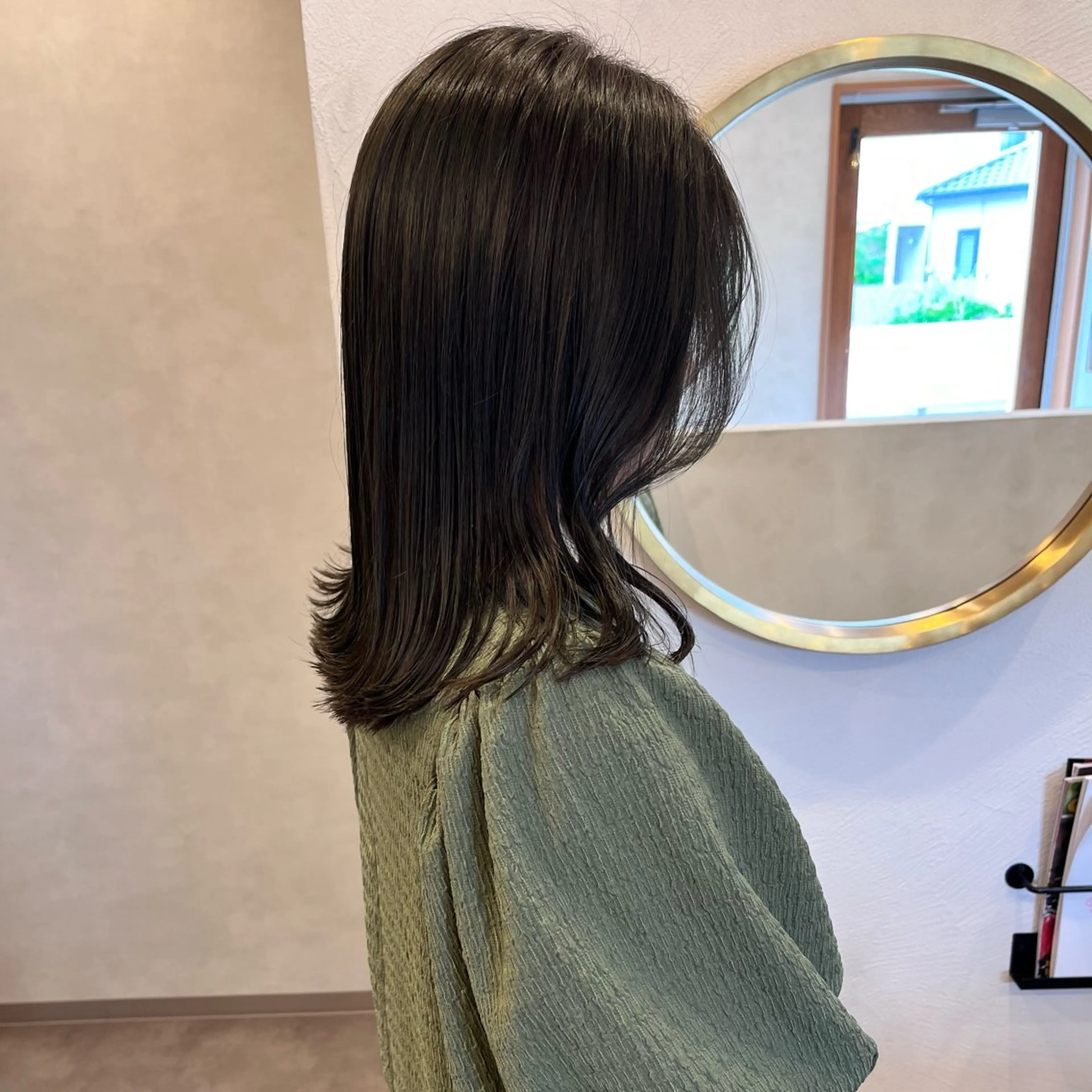 セミロング カラー オリーブグレー Lita./ 大賀ひかり🧁🫧のヘアスタイル