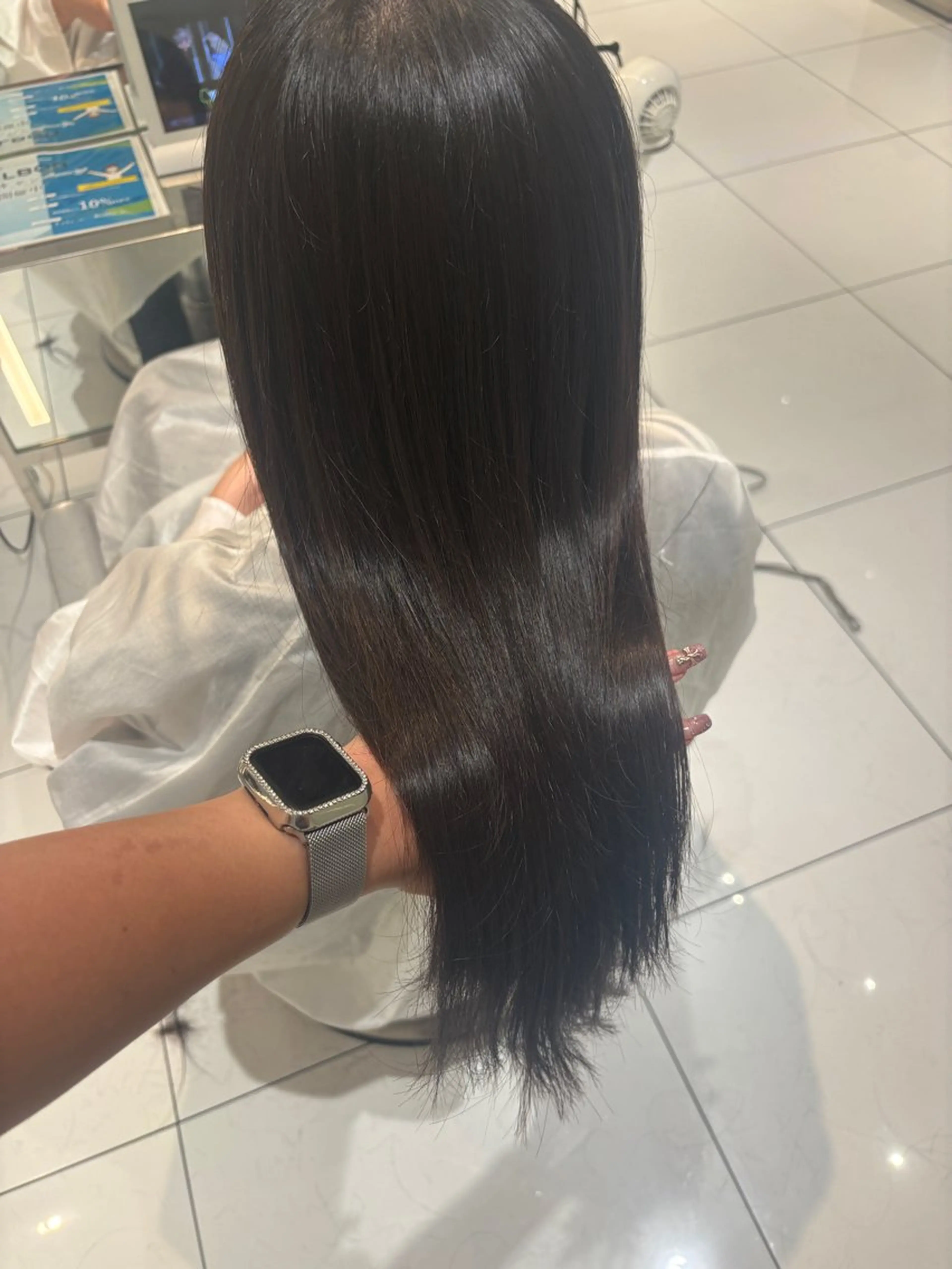 セミロング トリートメント ️🩵RINKA/ ハイトーンカラー🩵のヘアスタイル