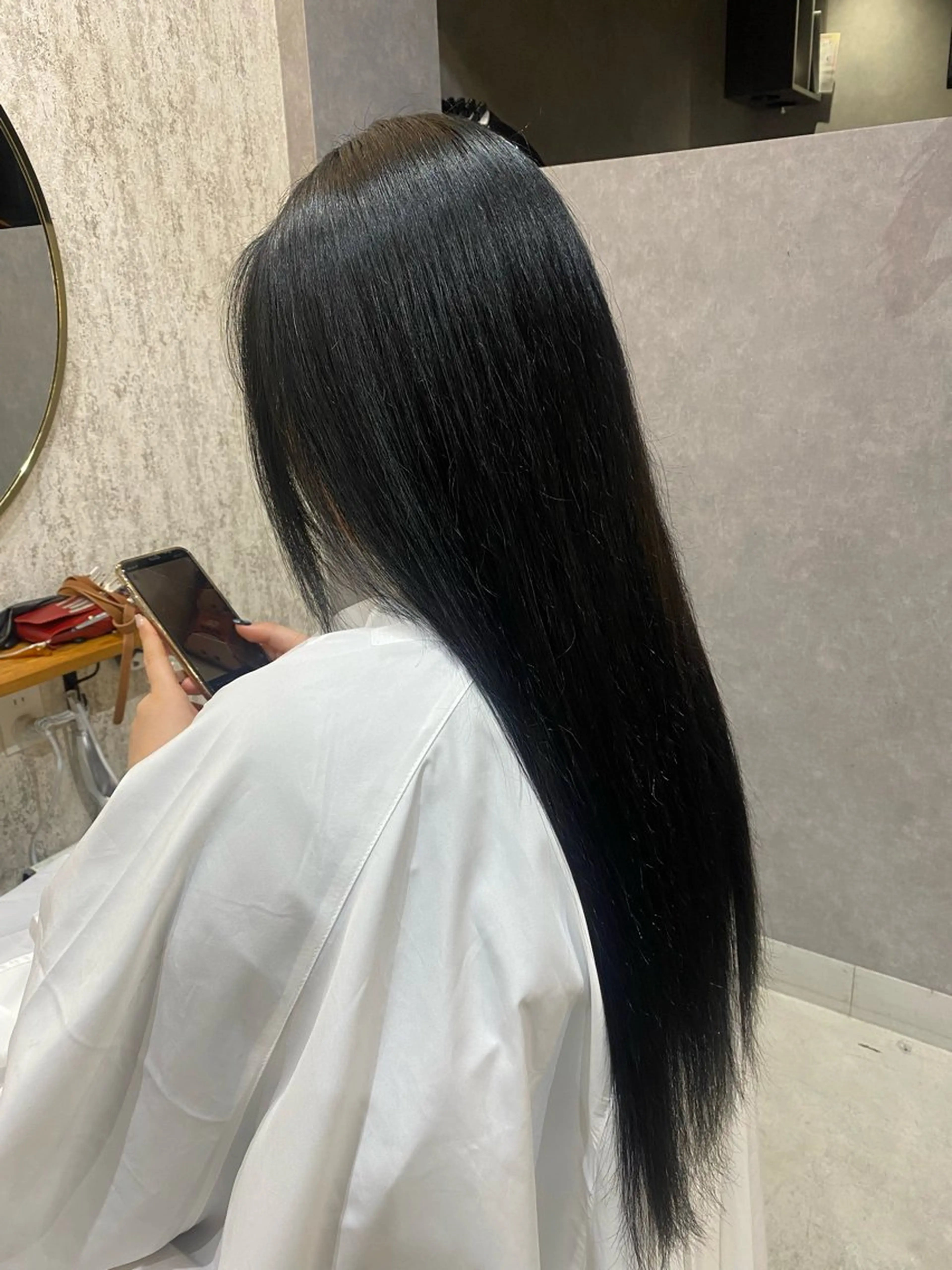 カラー 黒髪 ブルーカラー 萩原 藍のヘアスタイル