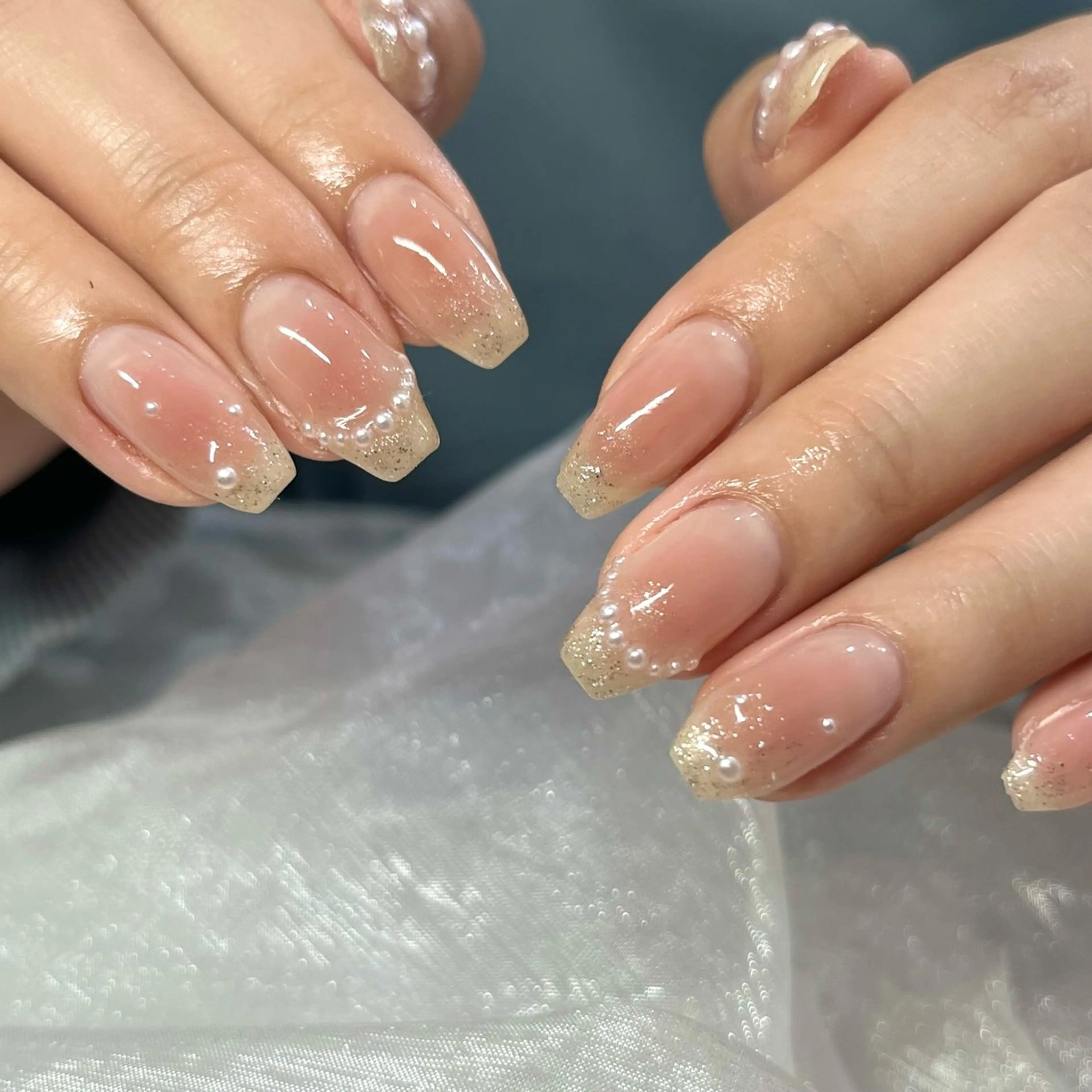 ネイル ハンドネイル Ray. ちゅるん系ニュアンスのネイルデザイン