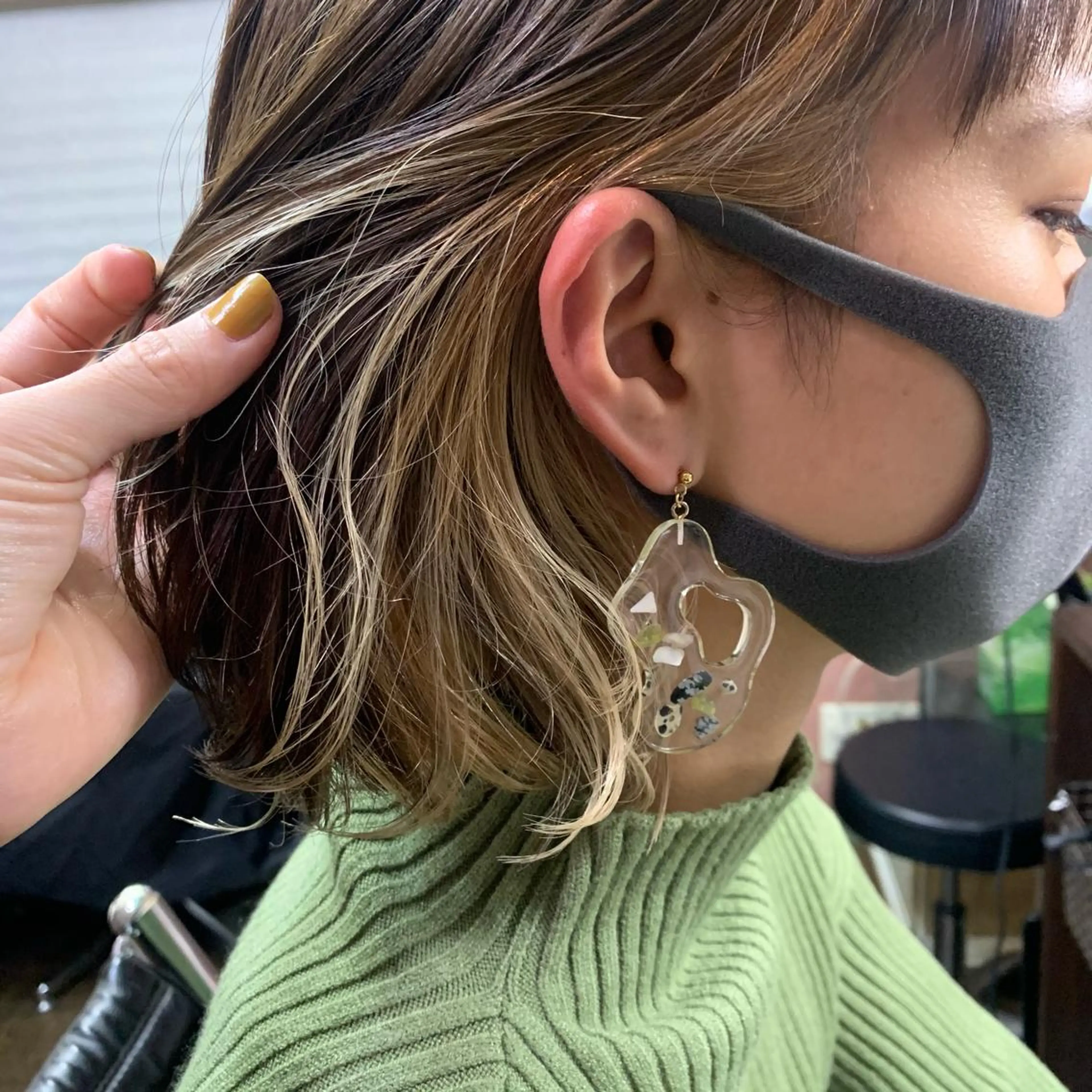 ショート カラー ブリーチ イヤリングカラー chouette/ 根本優希のヘアスタイル