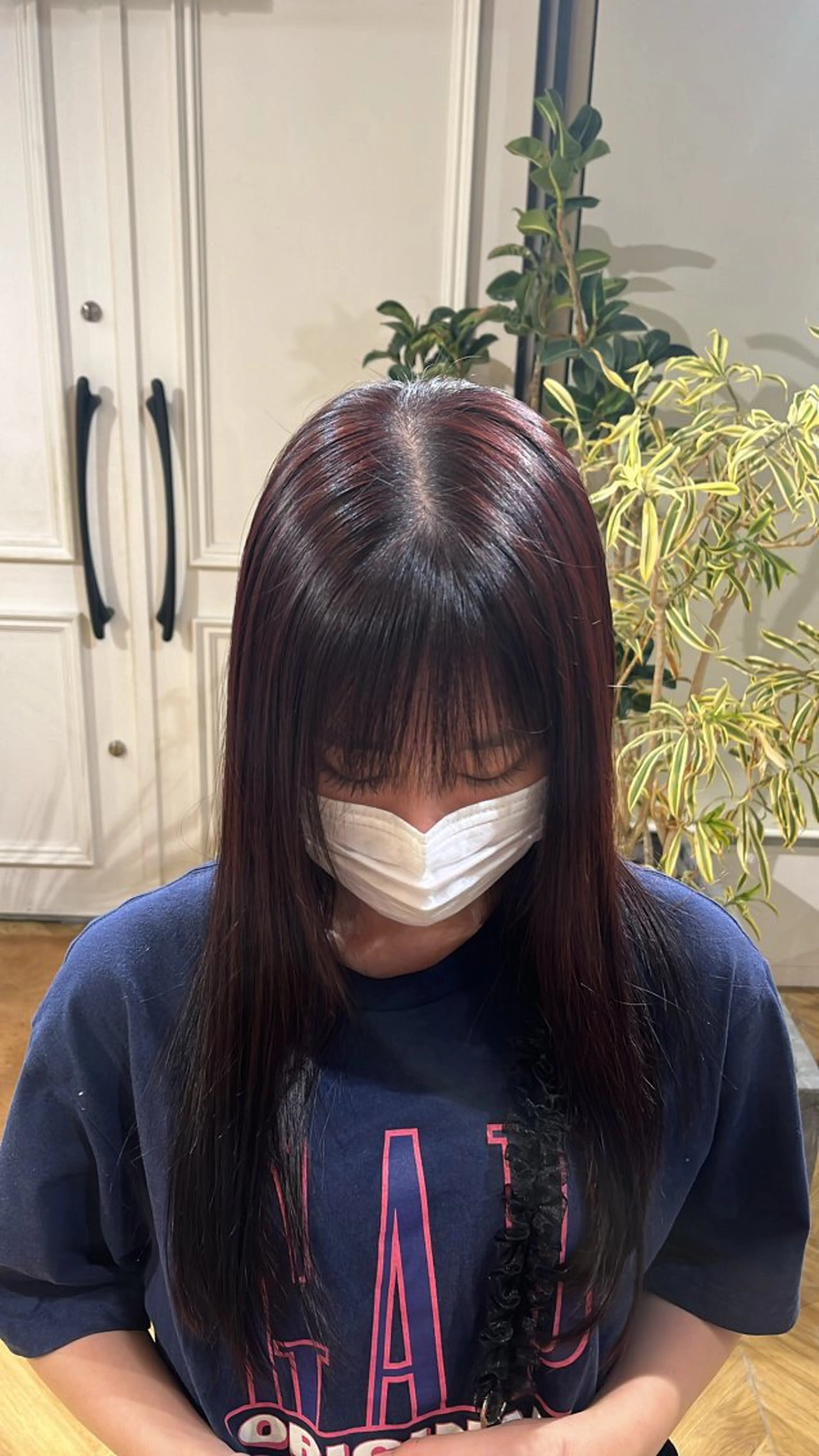 ロング カラー ボルドーカラー 今井 凜のヘアスタイル