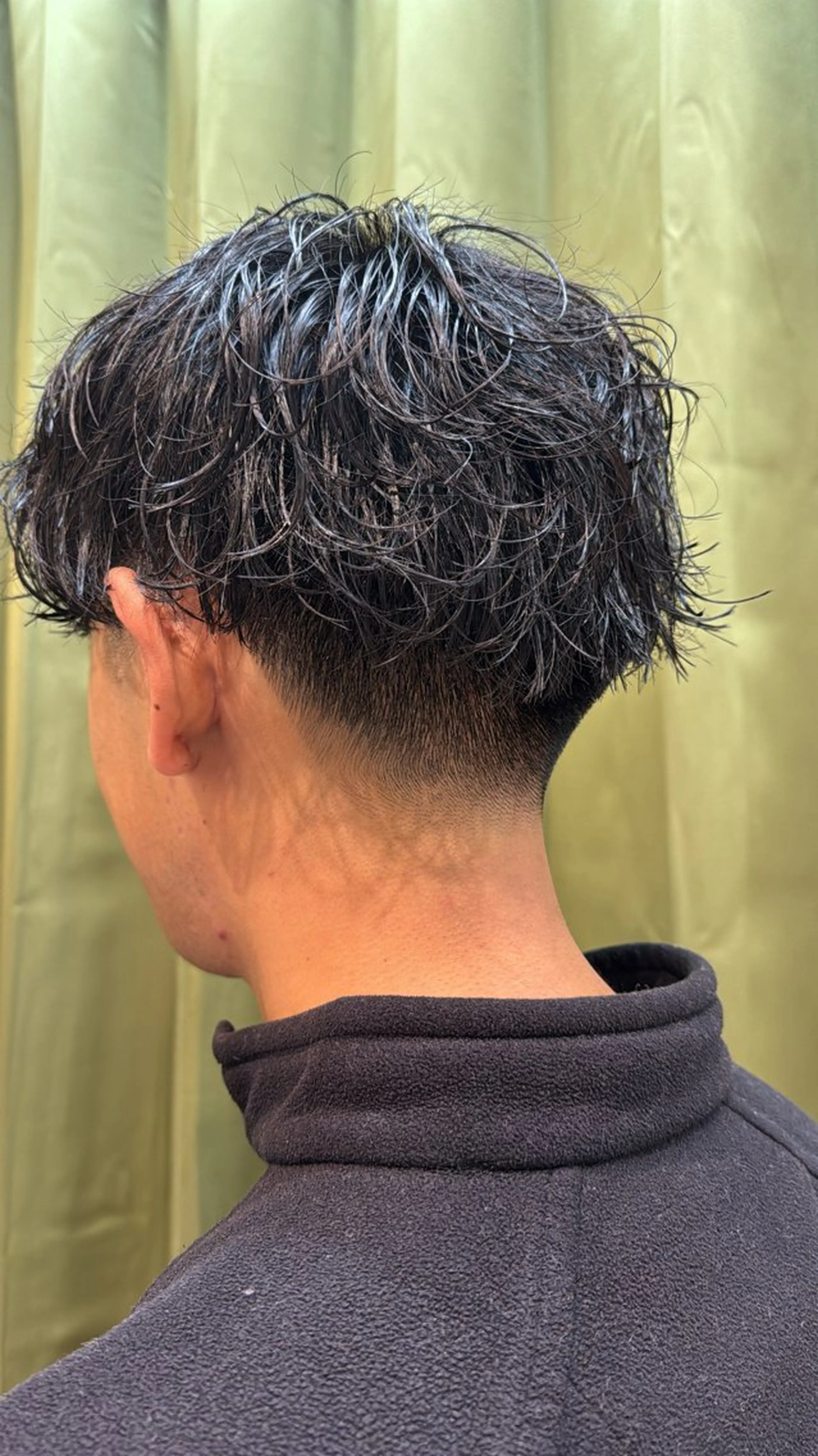 ショート パーマ メンズ フェードカット メンズパーマ ツイストスパイラルパーマ スパイラルパーマ スキンフェード/パー マ/須田陸斗のヘアスタイル