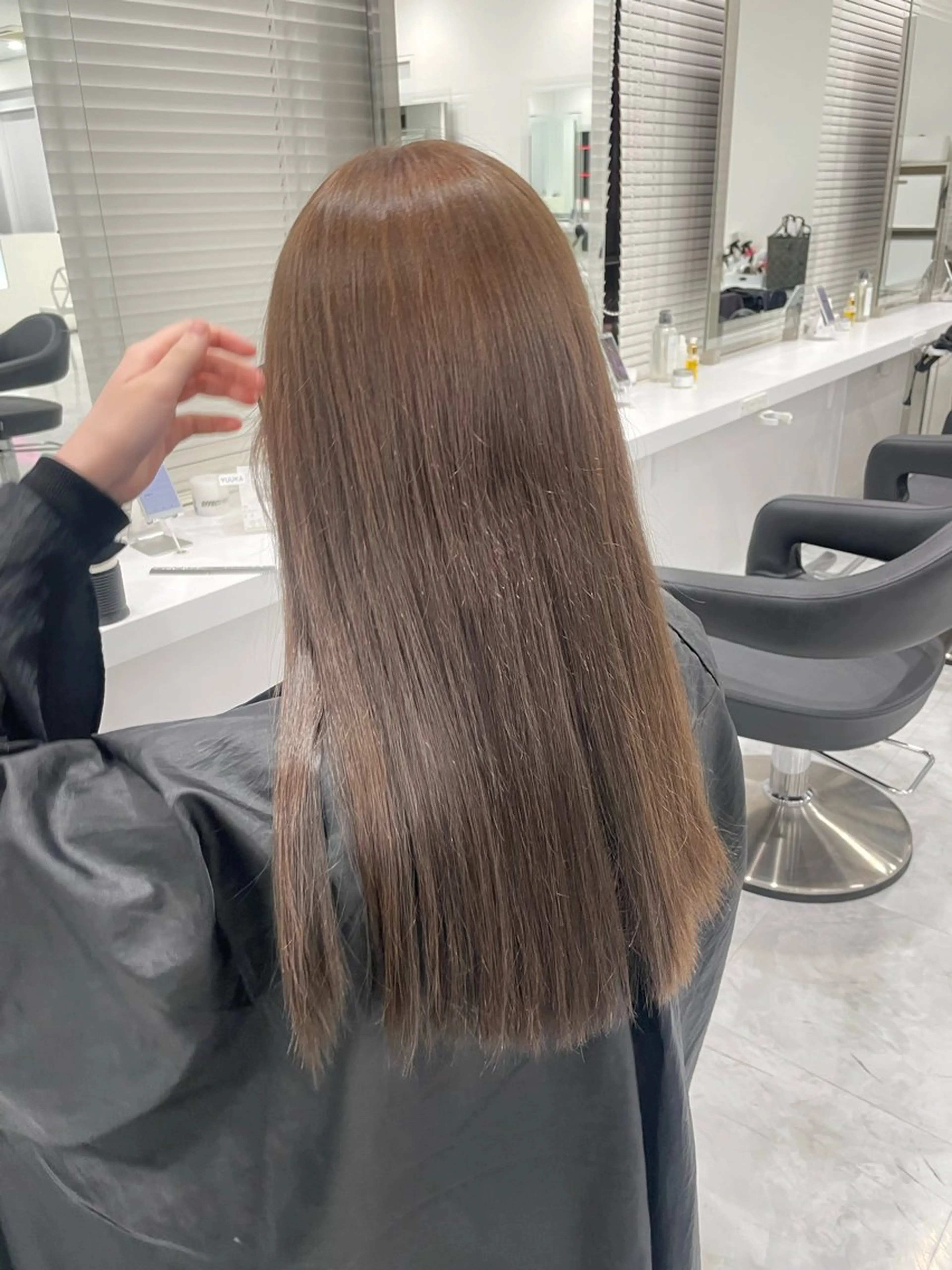 ロング カラー グレージュ ミルクティーグレージュ ブリーチなし🌼トレ ンド🌼似合わせのヘアスタイル