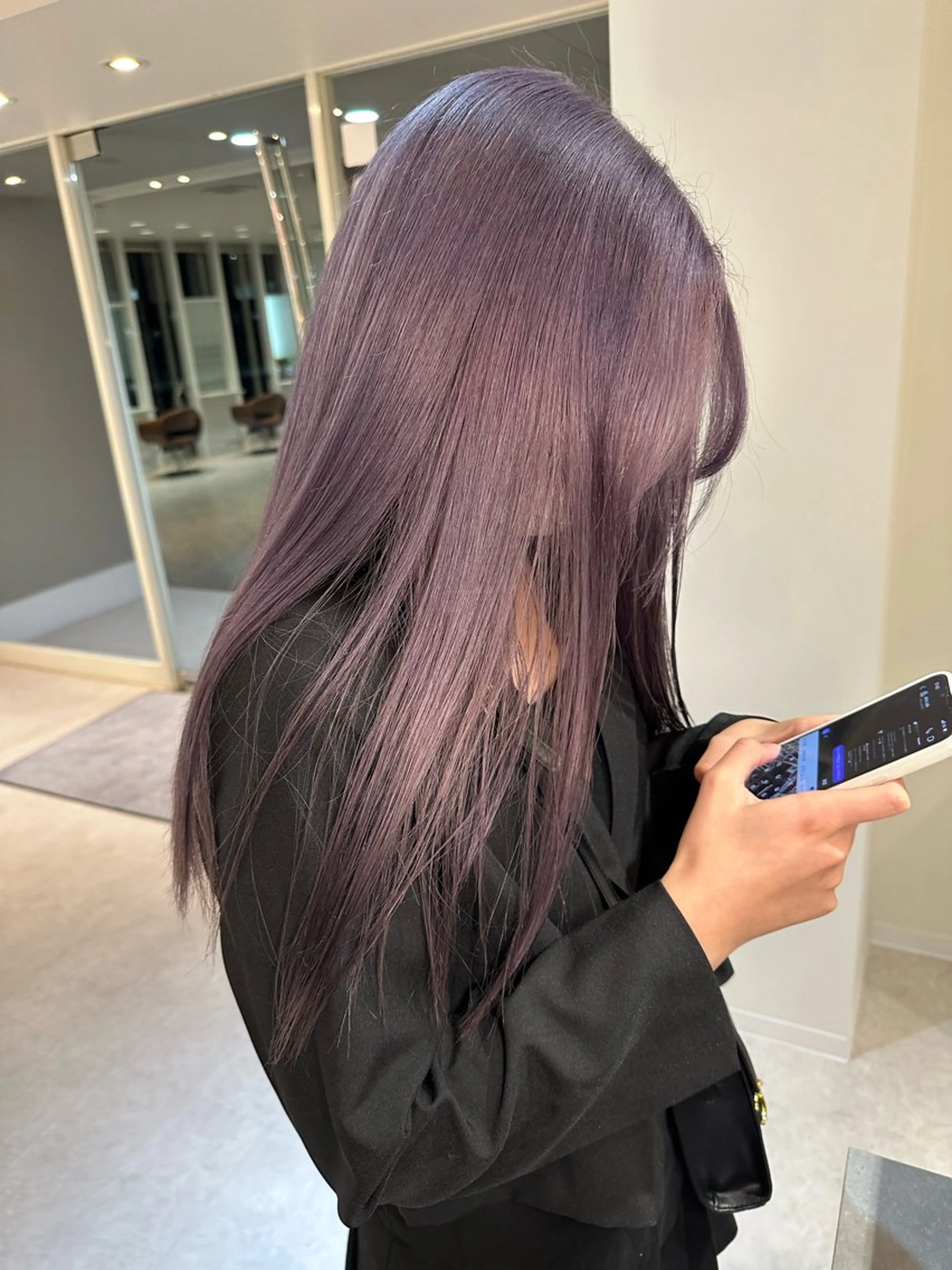 ロング カラー ブリーチ グレージュ ラベンダーカラー ヘアカラー トリートメント ダメージレスブリーチ HIROSHIのヘアスタイル