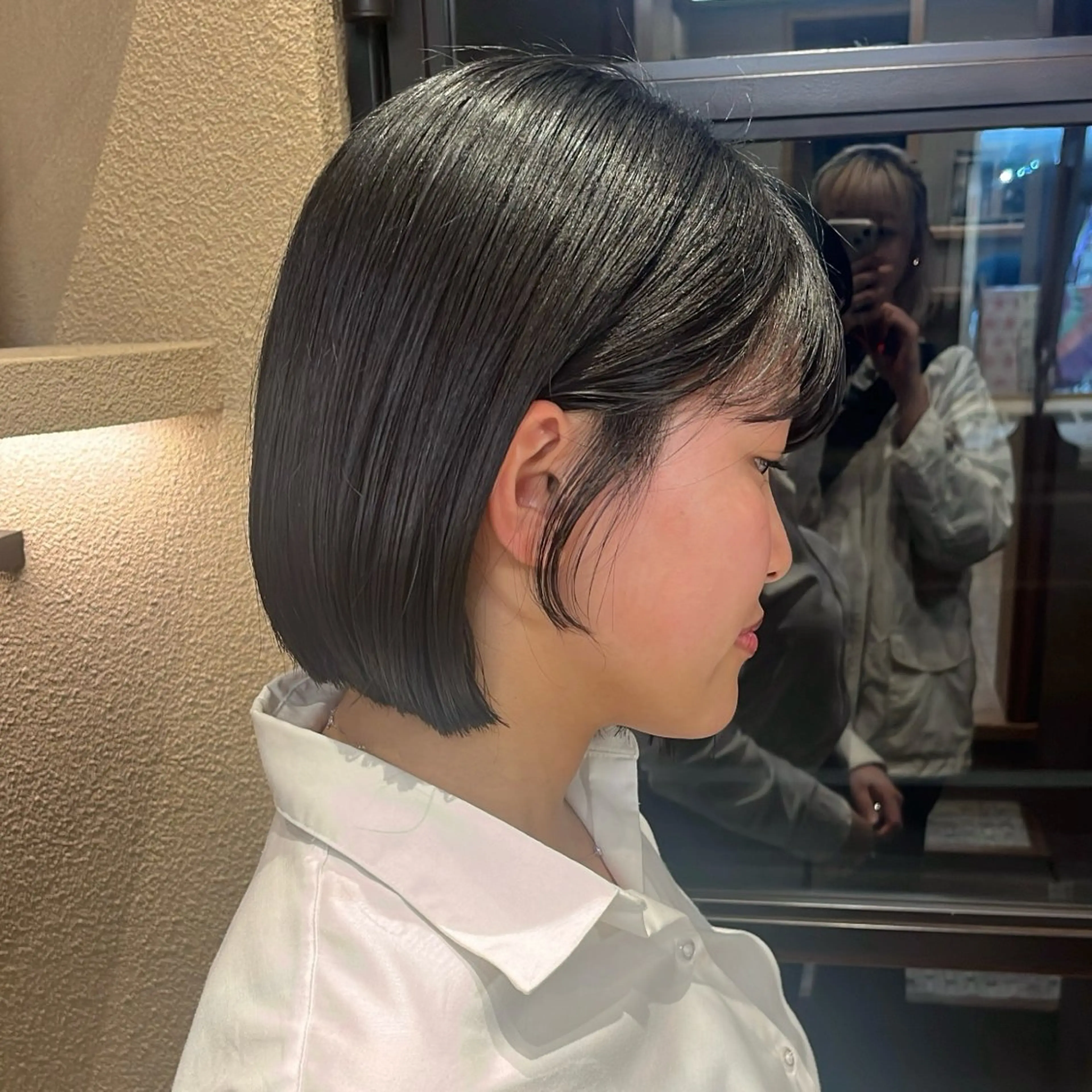 ミディアム ボブ カット Wカラー🐾 ハルナのヘアスタイル