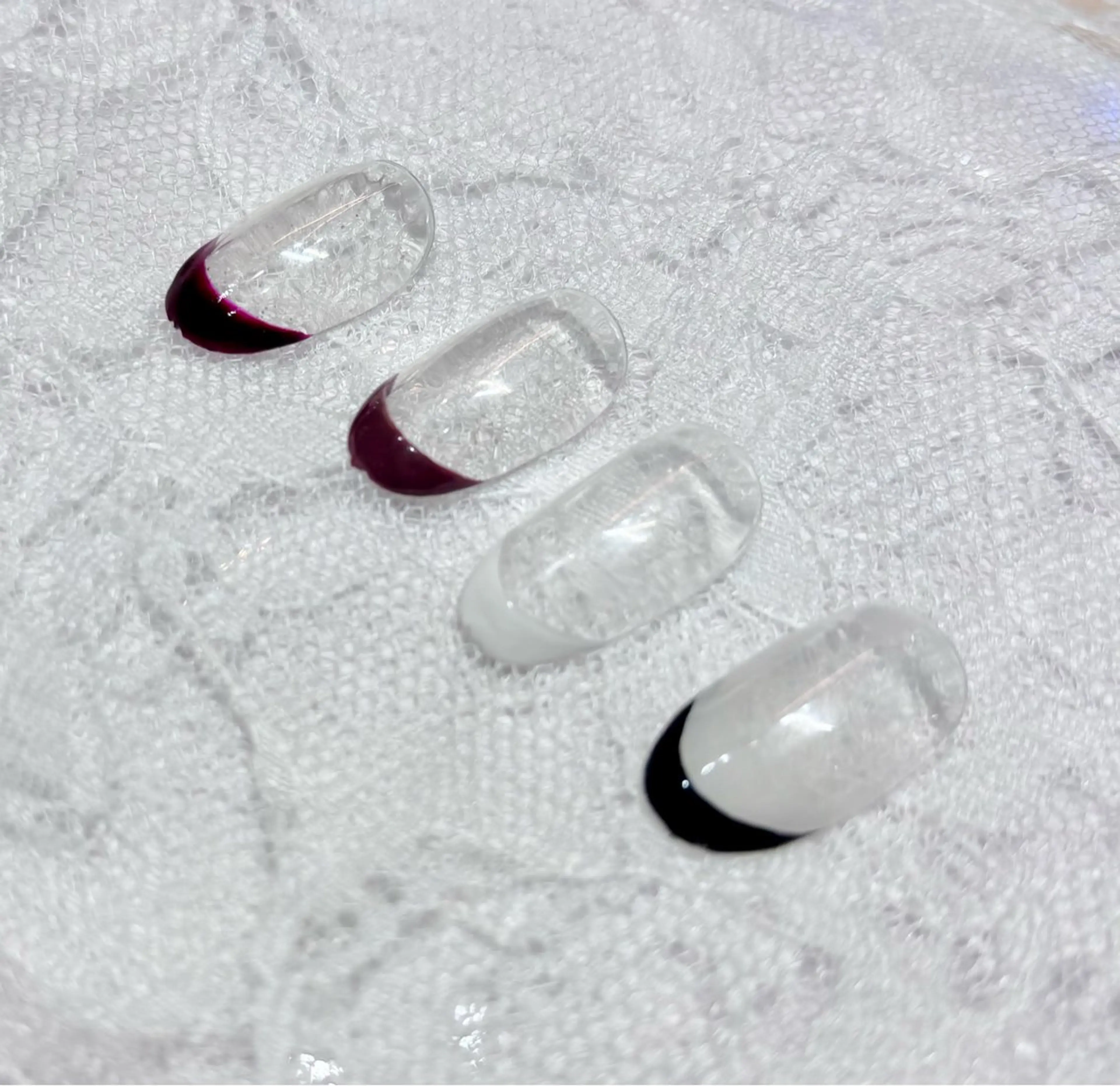 【パラジェル使用】フレンチネイル(クリアベース)オフなしの写真