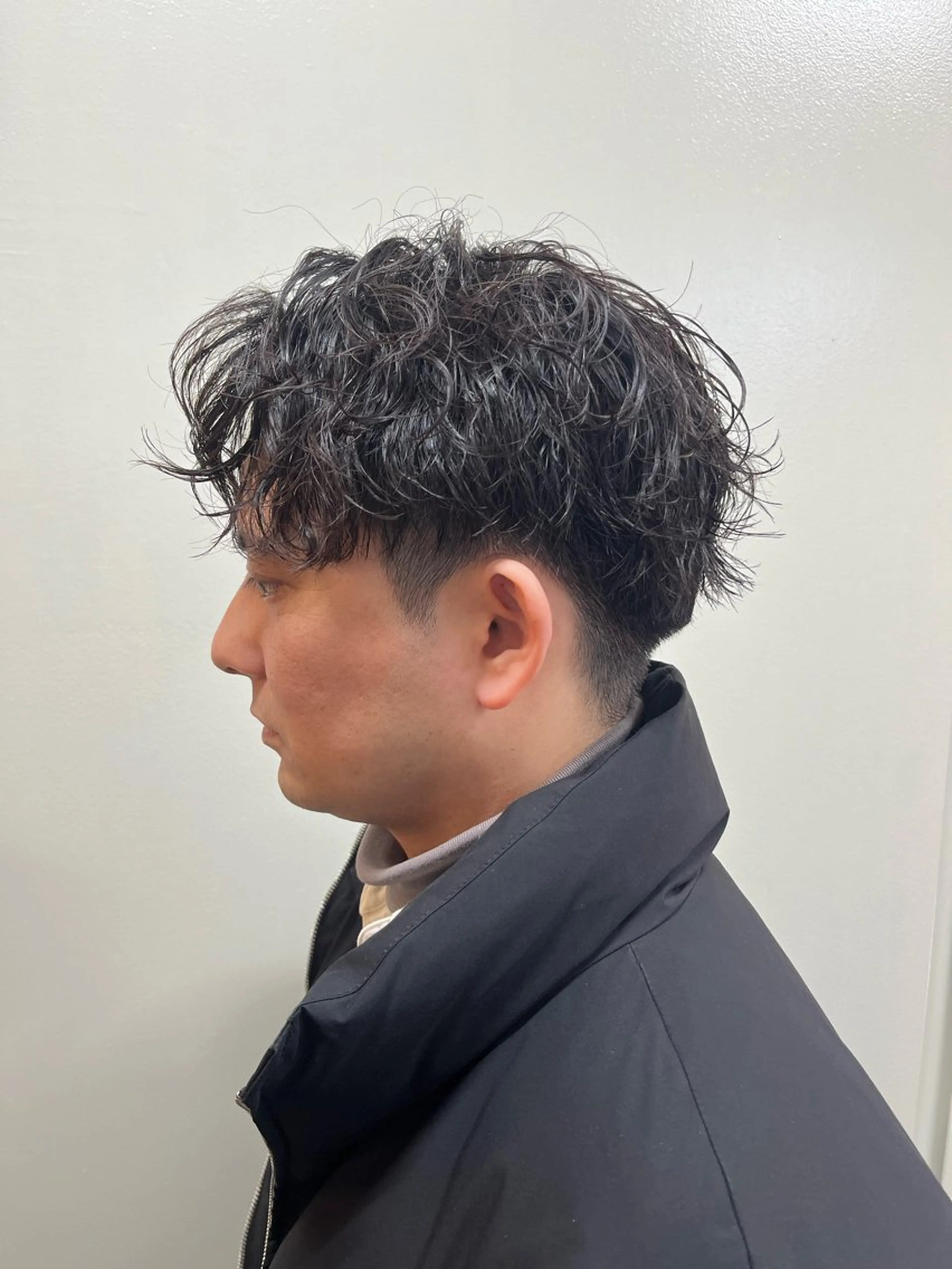 ショート パーマ メンズ センターパート マッシュ ショートヘア カット パーマ 韓国風メンズ/毛流れ ヘアなら須田龍世のヘアスタイル