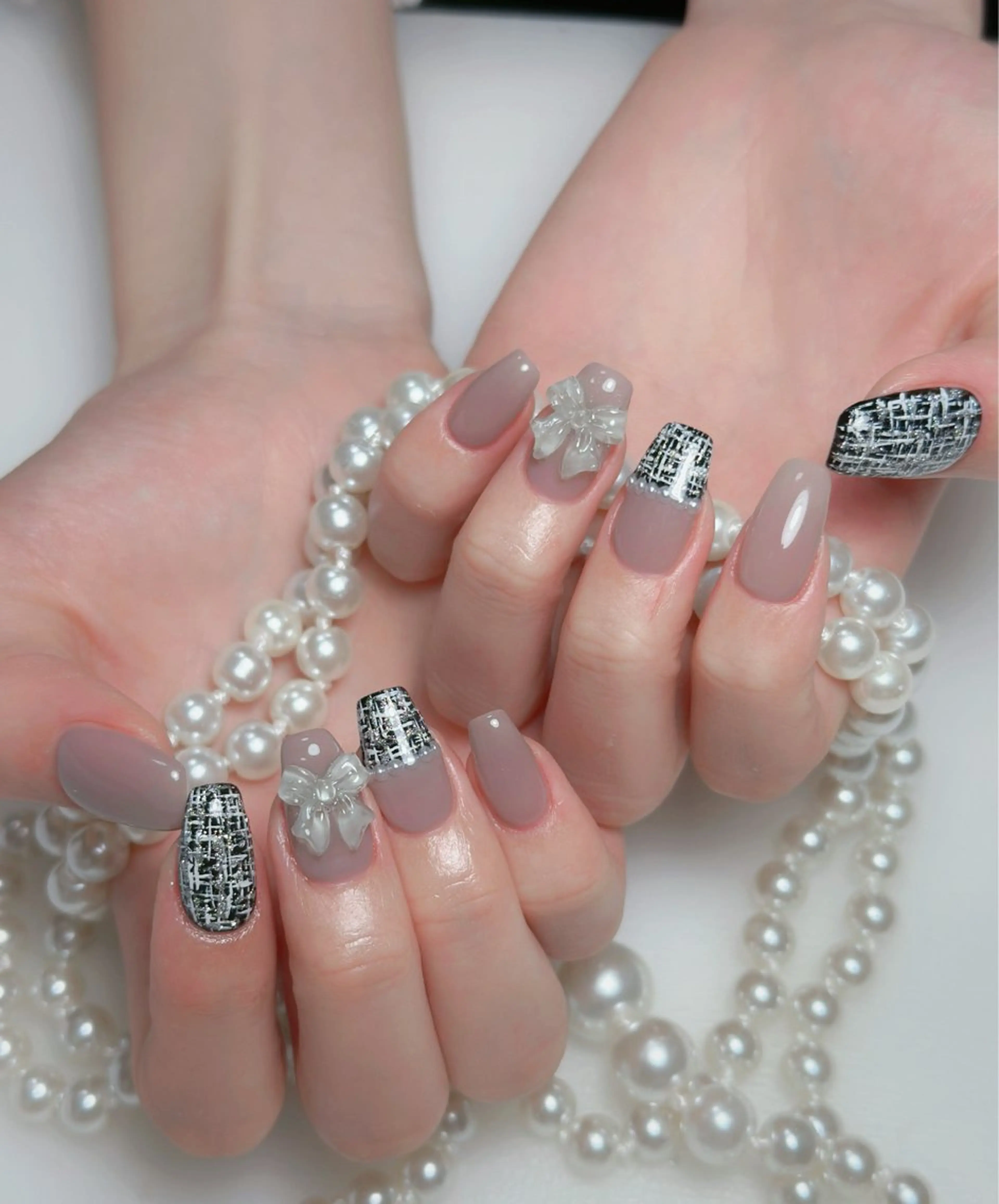 ネイル オーロラネイル 長さ出し フットネイル 韓国ネイル ラメ(グリッター) ハンドネイル 👍thumbs up nail👍のネイルデザイン