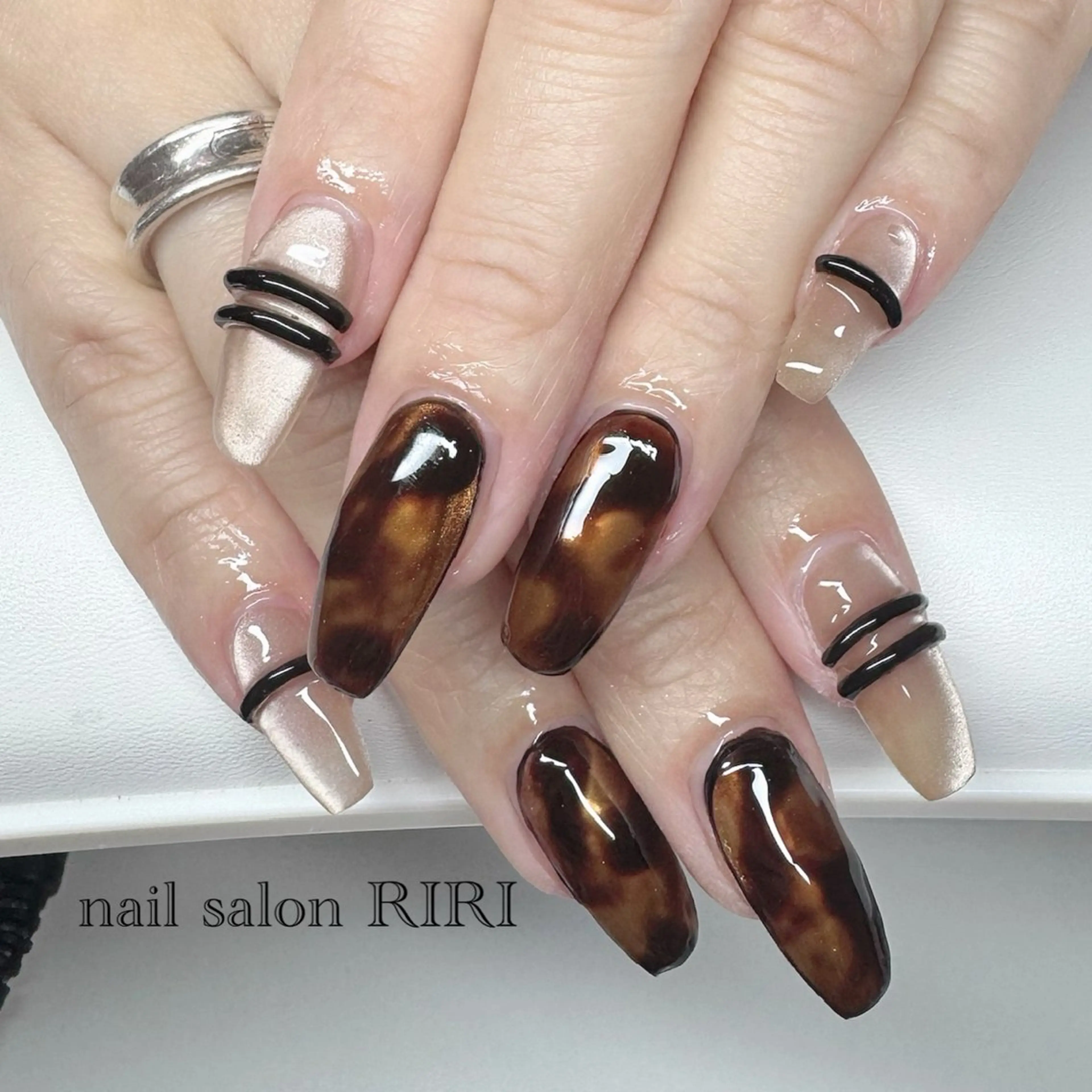 ネイル べっ甲ネイル private  nail  salon RIRI所属・RIRI リリのネイルデザイン