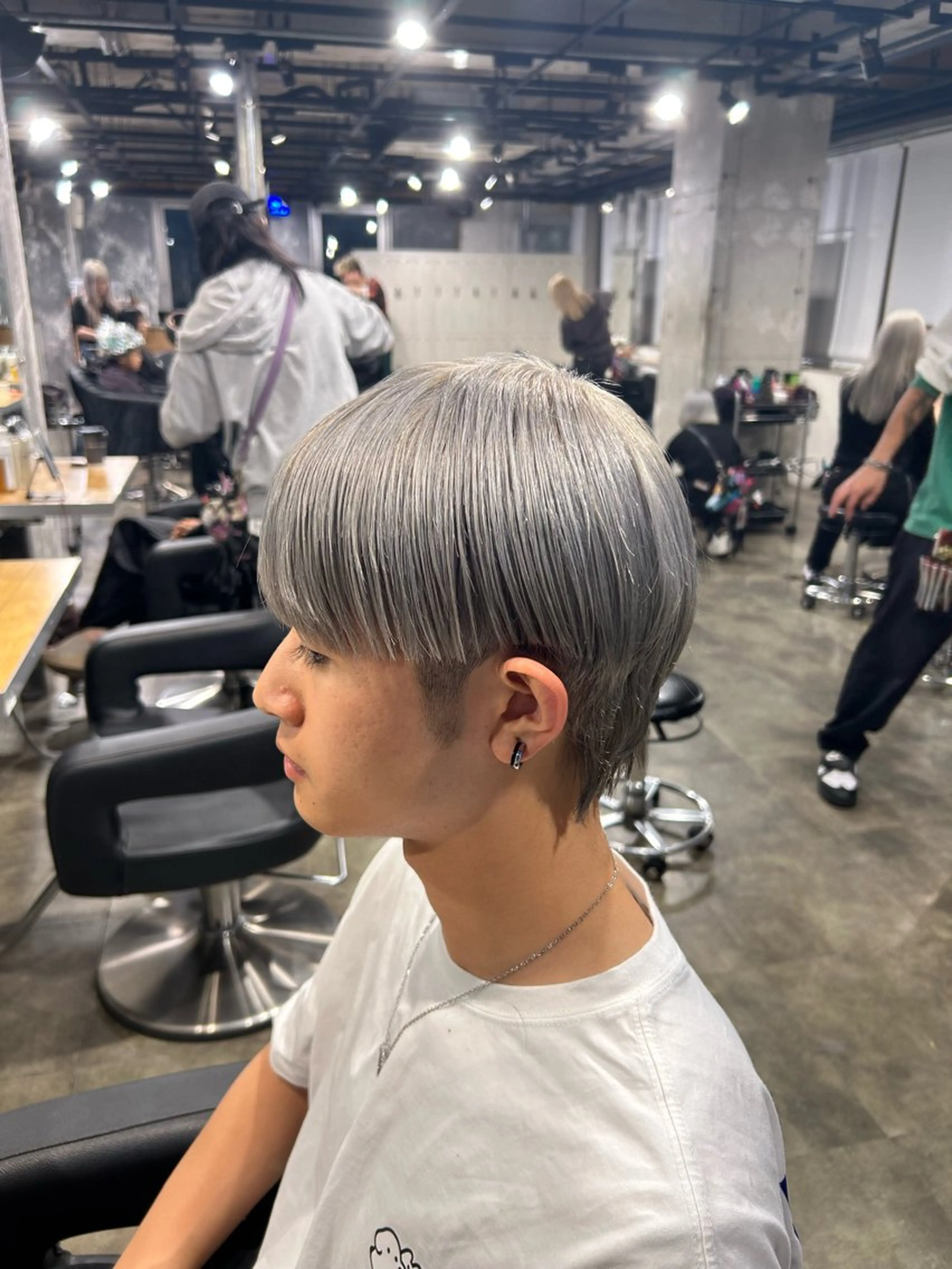 メンズ メンズハイトーン カット ヘアカラー パーマ ヘッドスパ ヘアセット メンズ特化美容師 💠チナツのヘアスタイル