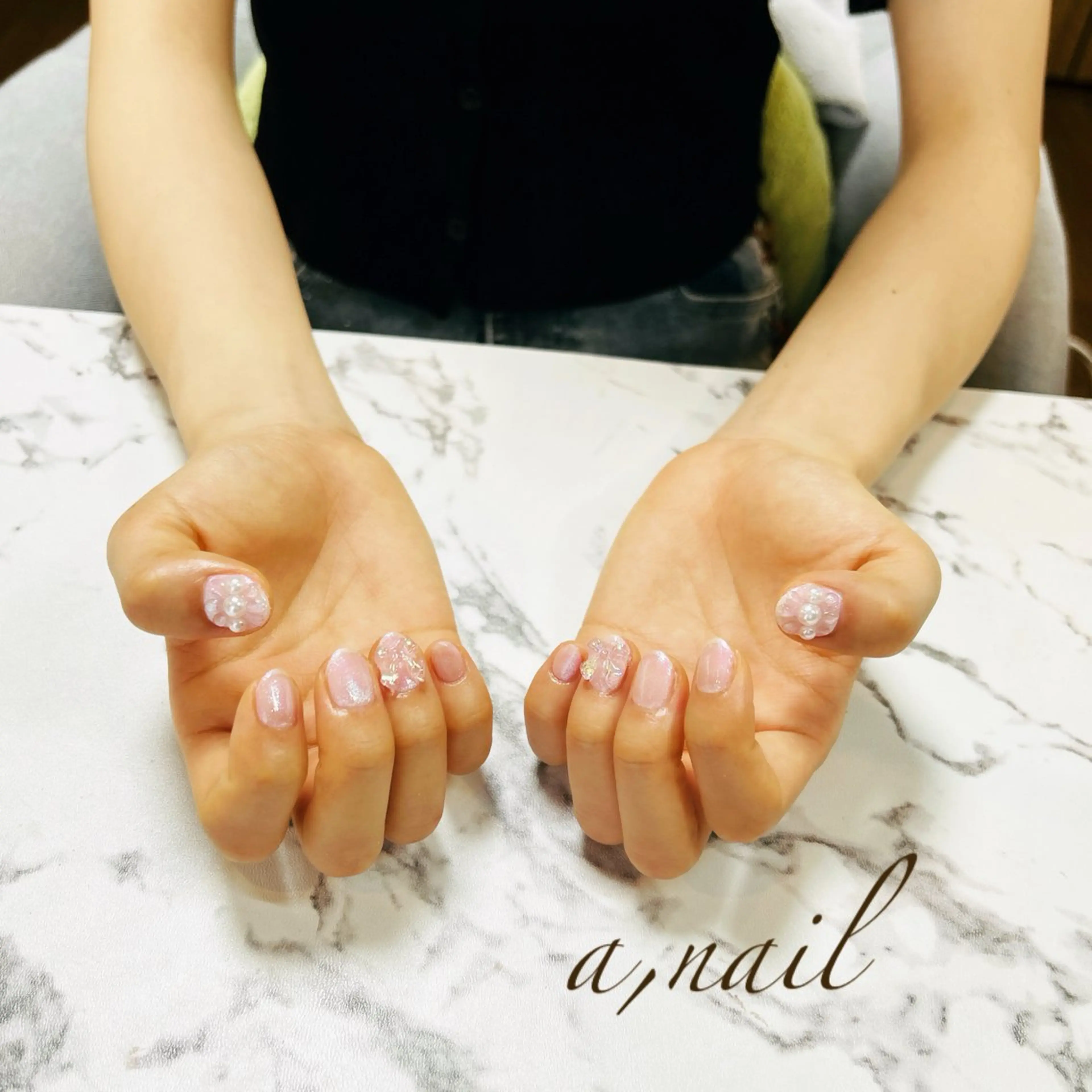 ネイル キラキラネイル ラメ(グリッター) オフィスネイル ぷっくりネイル リボン ハンドネイル ネイルサロン エーネイルのネイルデザイン