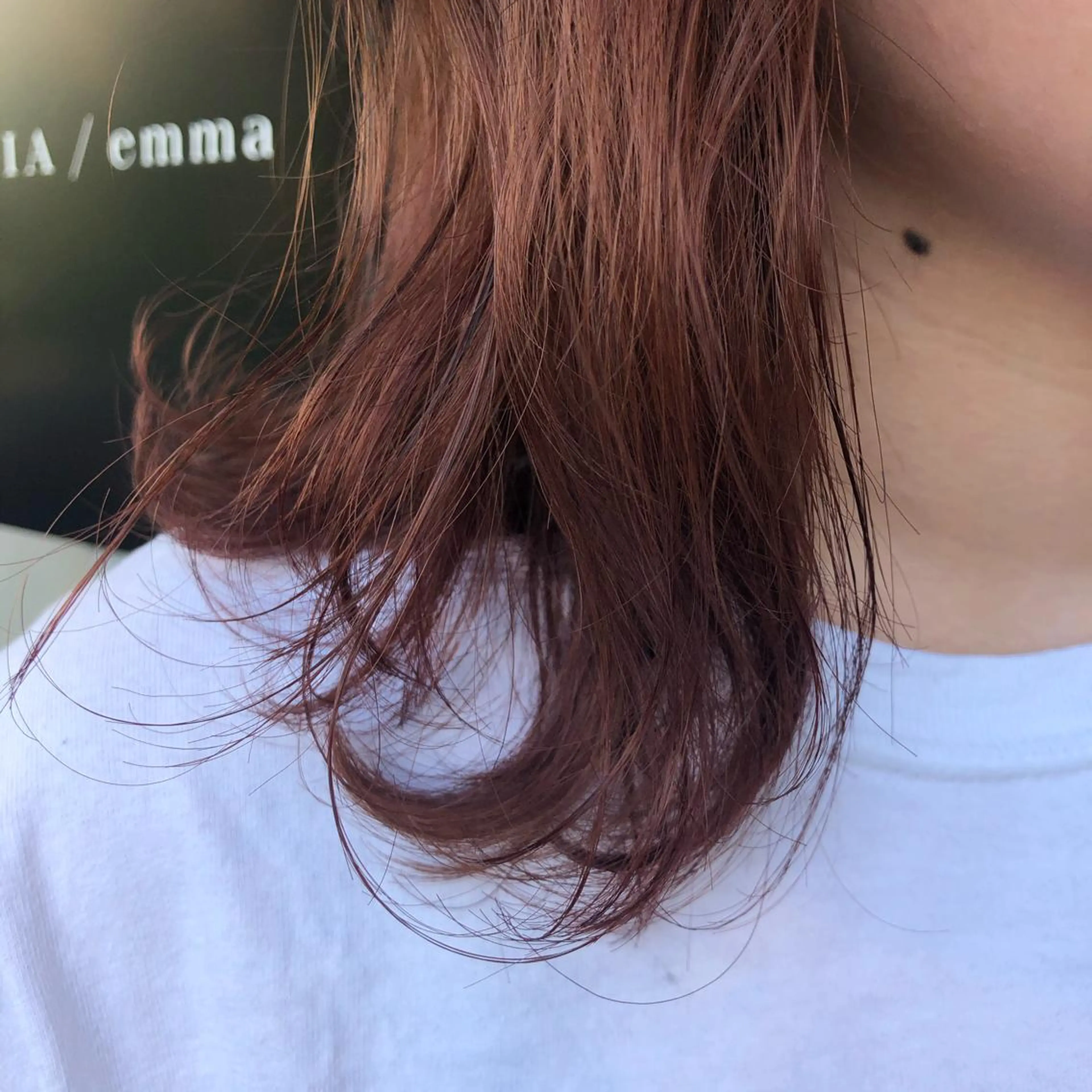 ミディアム カラー akane .のヘアスタイル