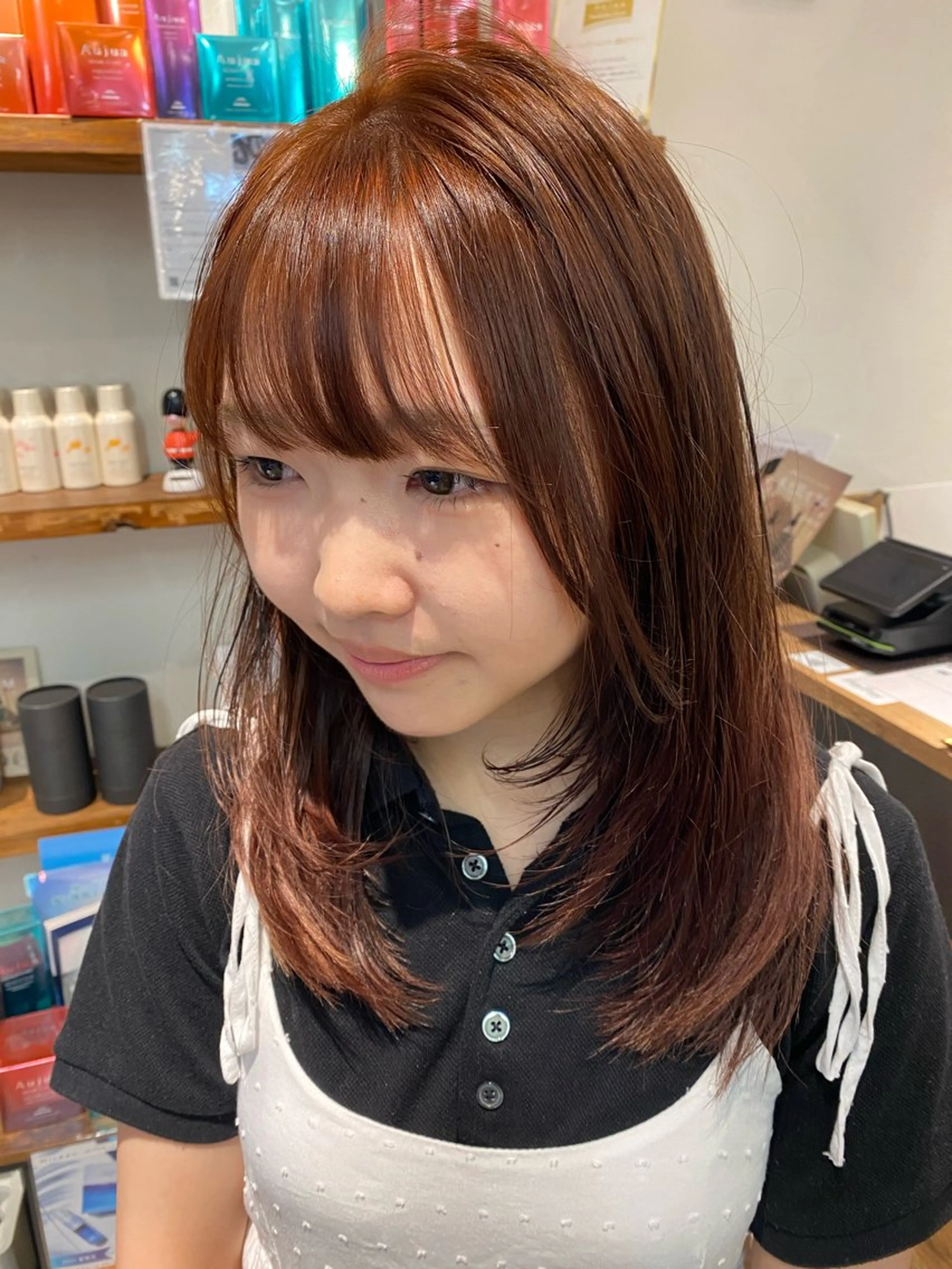 セミロング カラー ヘアカラー ナチュラルヘア🫧 ナナミのヘアスタイル