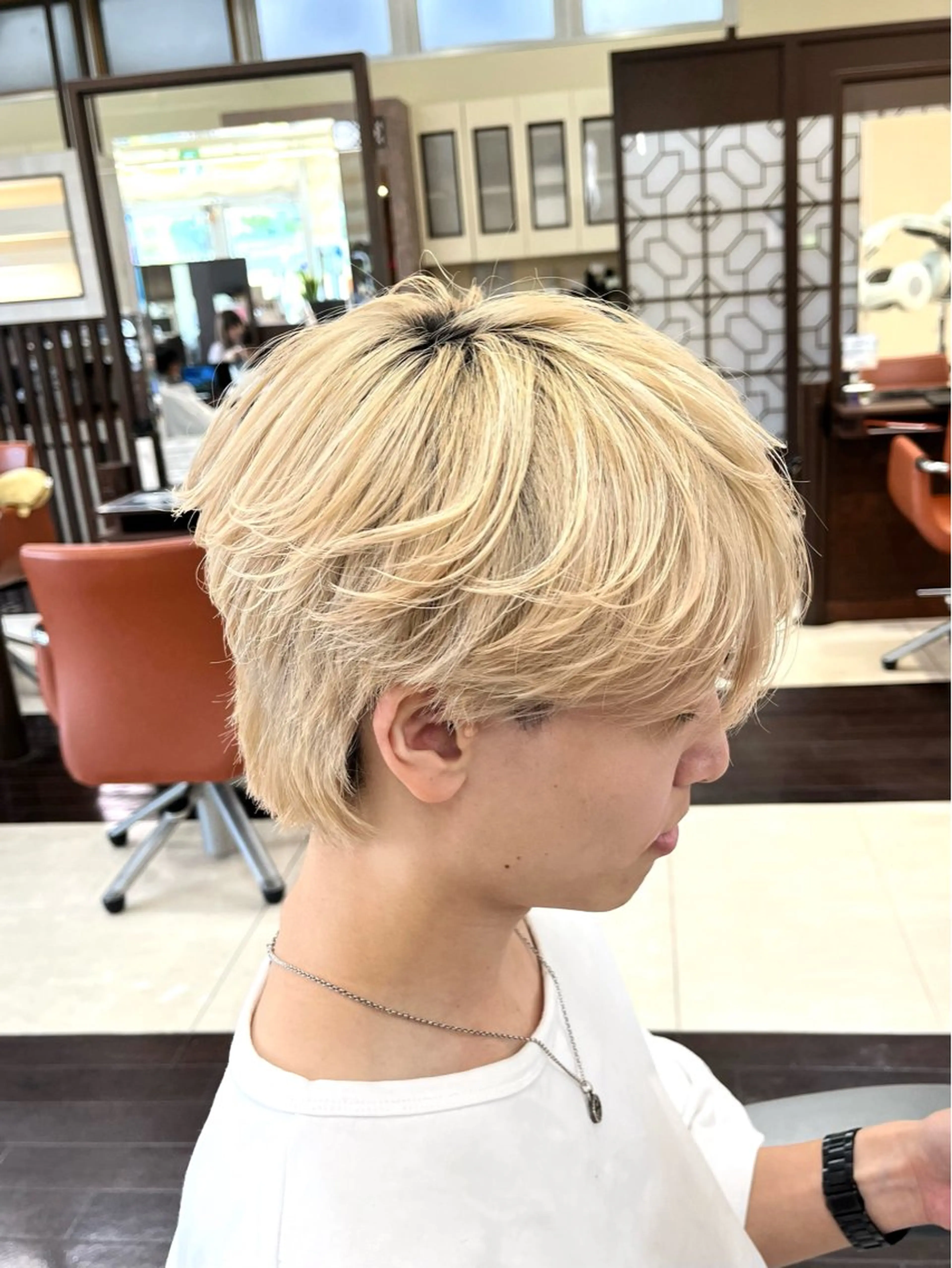 ショート カラー メンズ メンズハイトーン マッシュウルフ マッシュ メンズウルフカット ハイトーンカラー AROH  men's cut&men's perm 船橋店所属・🧊メンズ特化🧊 高木航希のヘアスタイル
