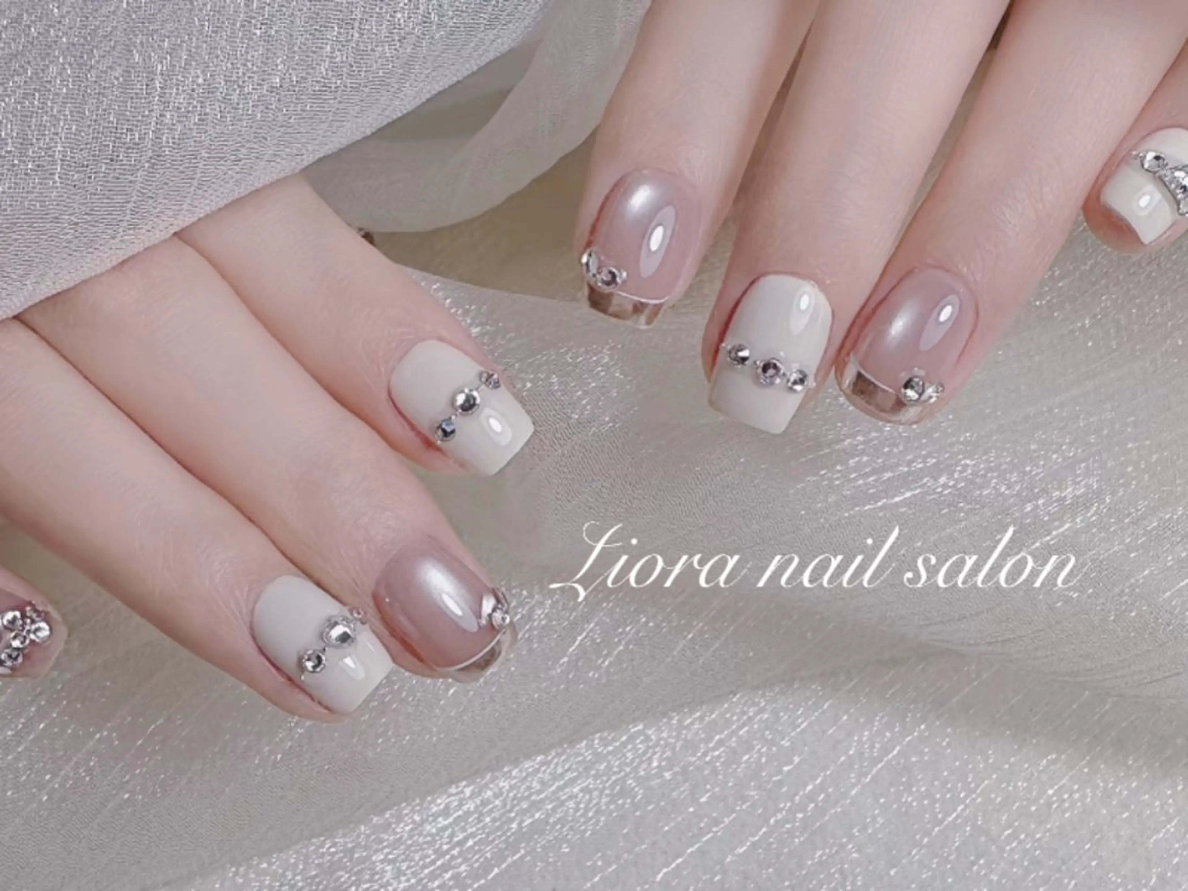 ネイル フレンチネイル ジェルネイル ガーリー グラデーション キラキラネイル ハンドネイル Liora nail 1のネイルデザイン