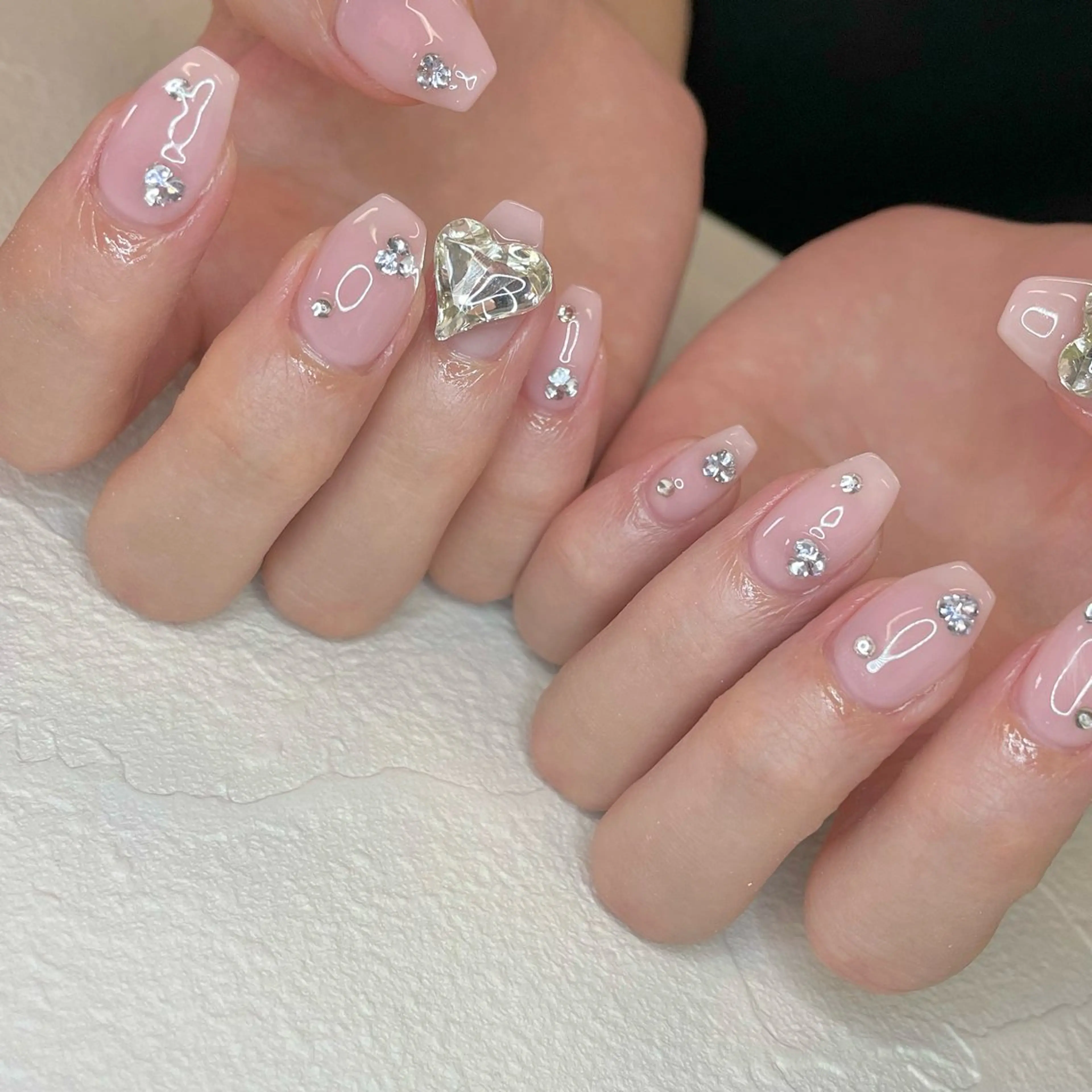 ネイル b'6 by Stir所属・b'6 SAKINAのネイルデザイン